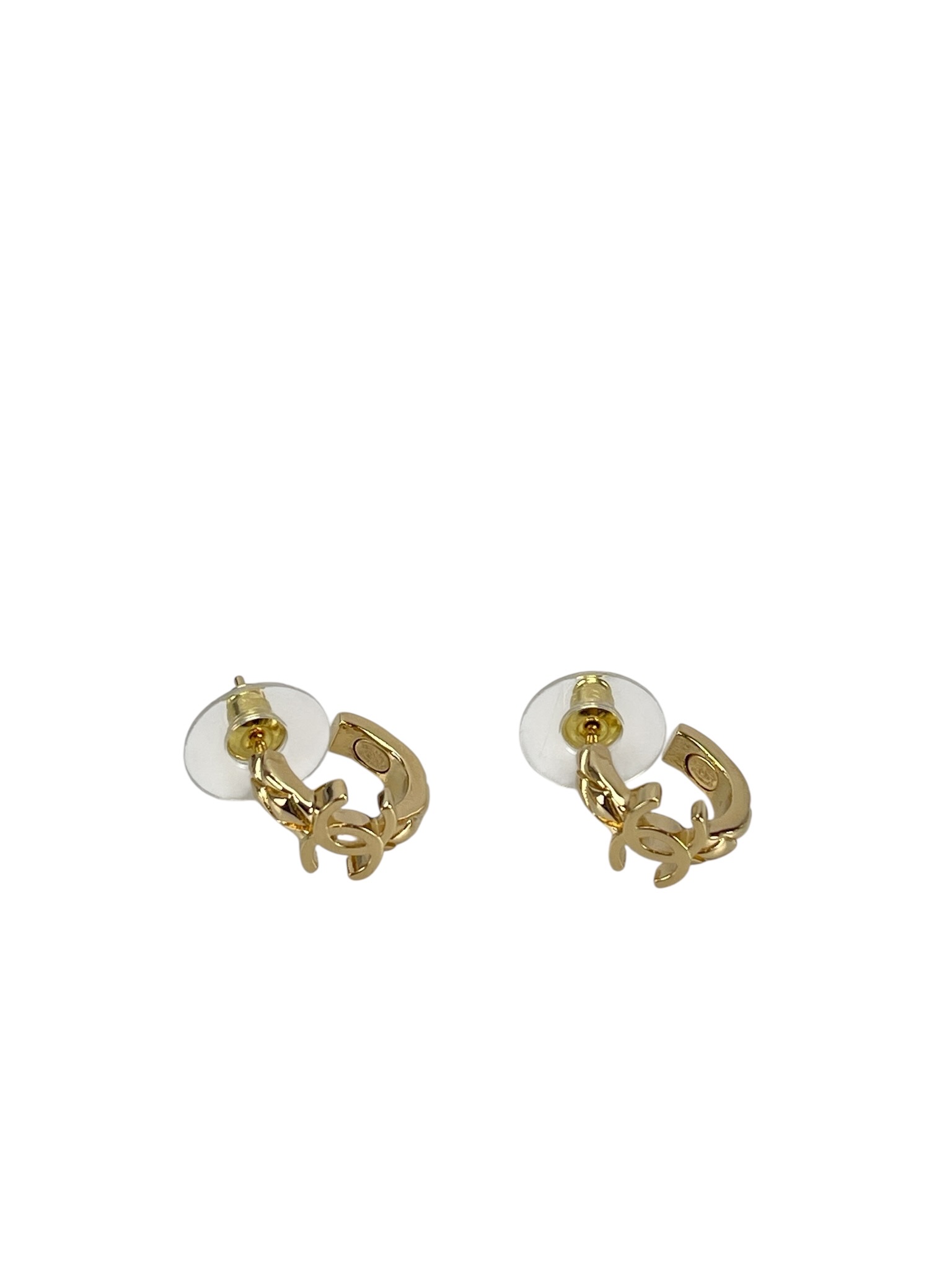 CHANEL - 26P Gold Quilted CC Earrings