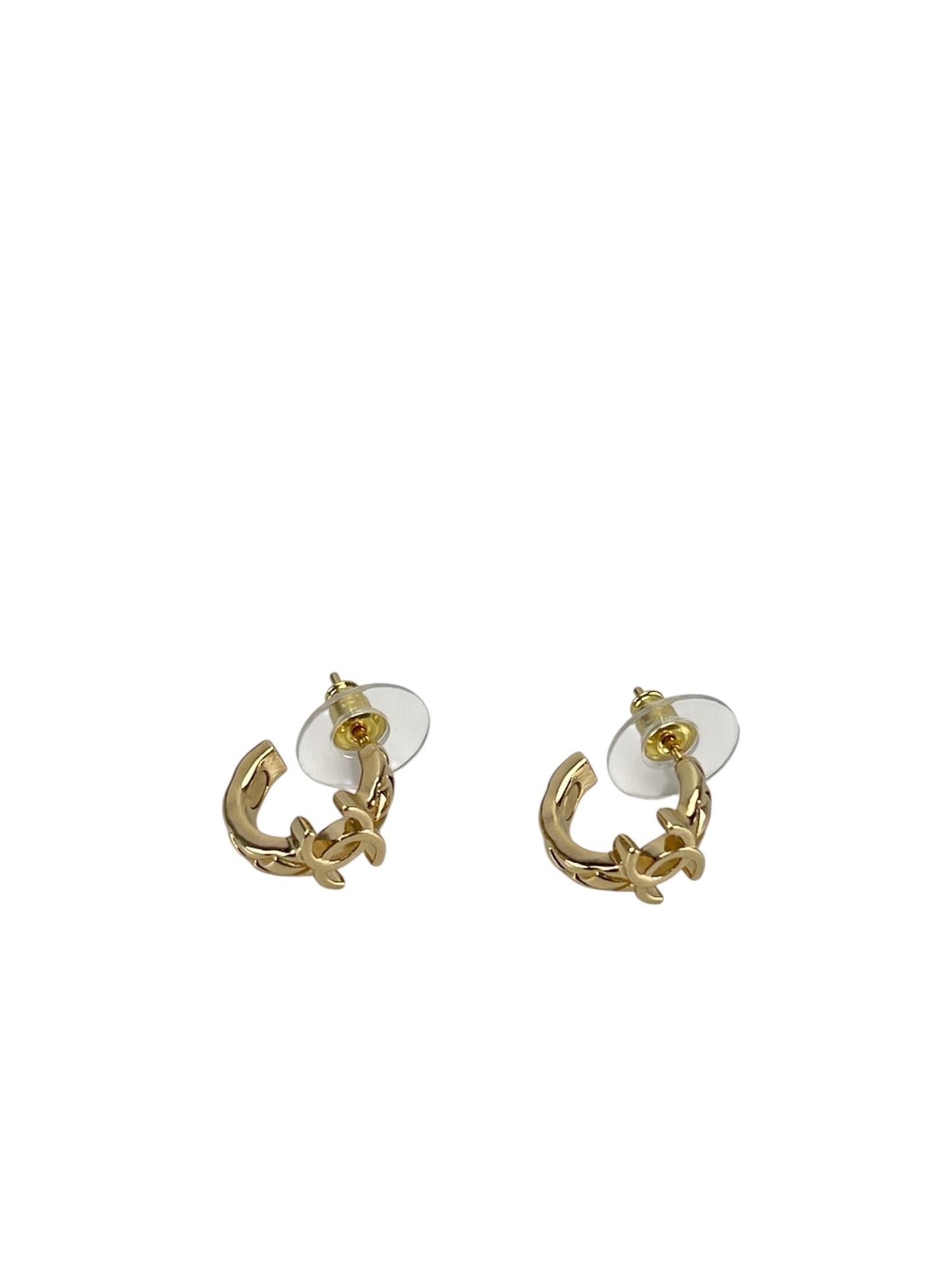CHANEL - 26P Gold Quilted CC Earrings