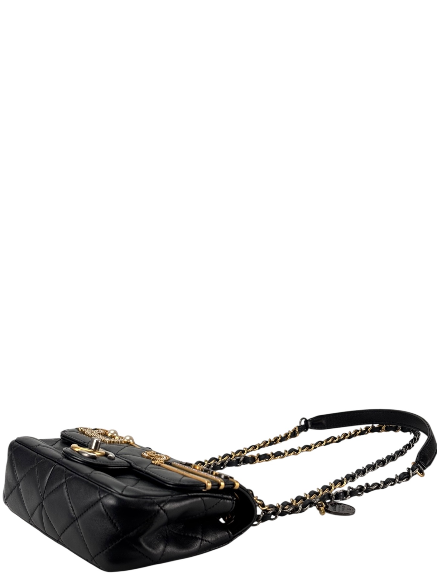 CHANEL - 22C Black Lambskin Matelasse Clip Coco GX Chain Shoulder Bag