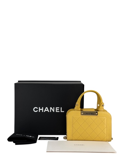 CHANEL - Yellow Caviar Label Click Shopping Bag 