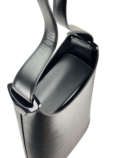 LOUIS VUITTON - Black Epi Verseau Leather Bag