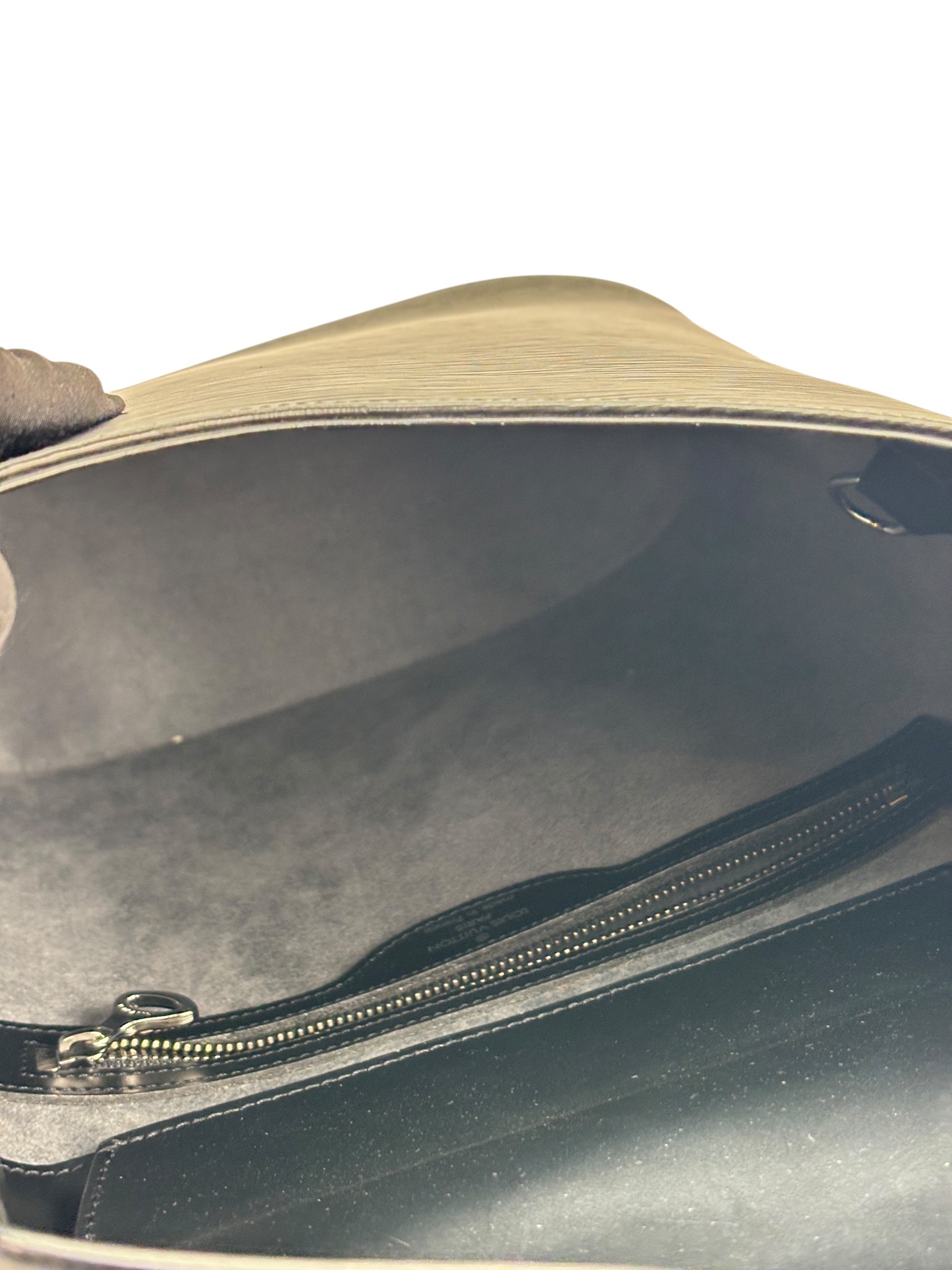 LOUIS VUITTON - Black Epi Verseau Leather Bag