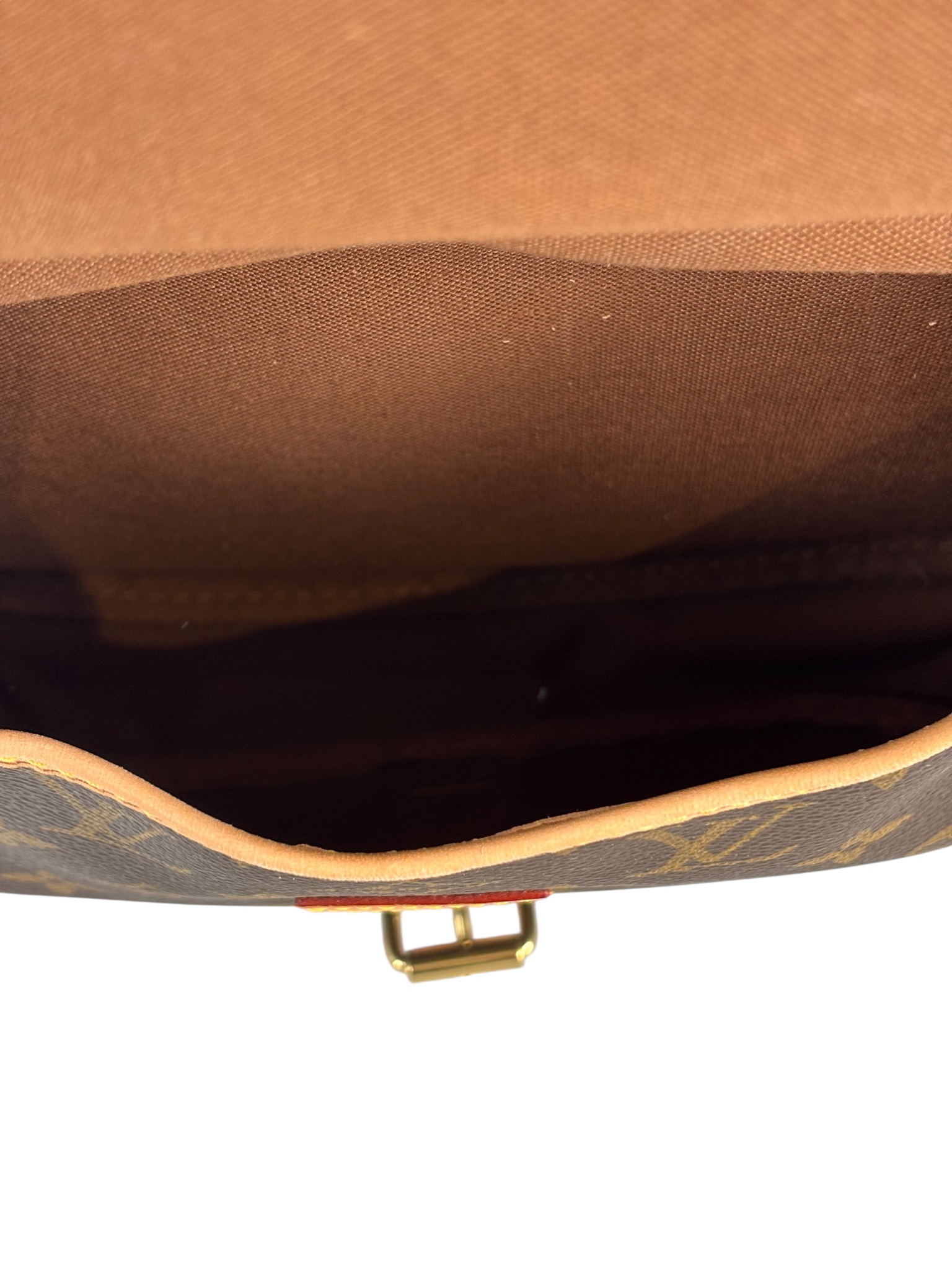 LOUIS VUITTON - Saumur Messenger Shoulder Bag Monogram Canvas