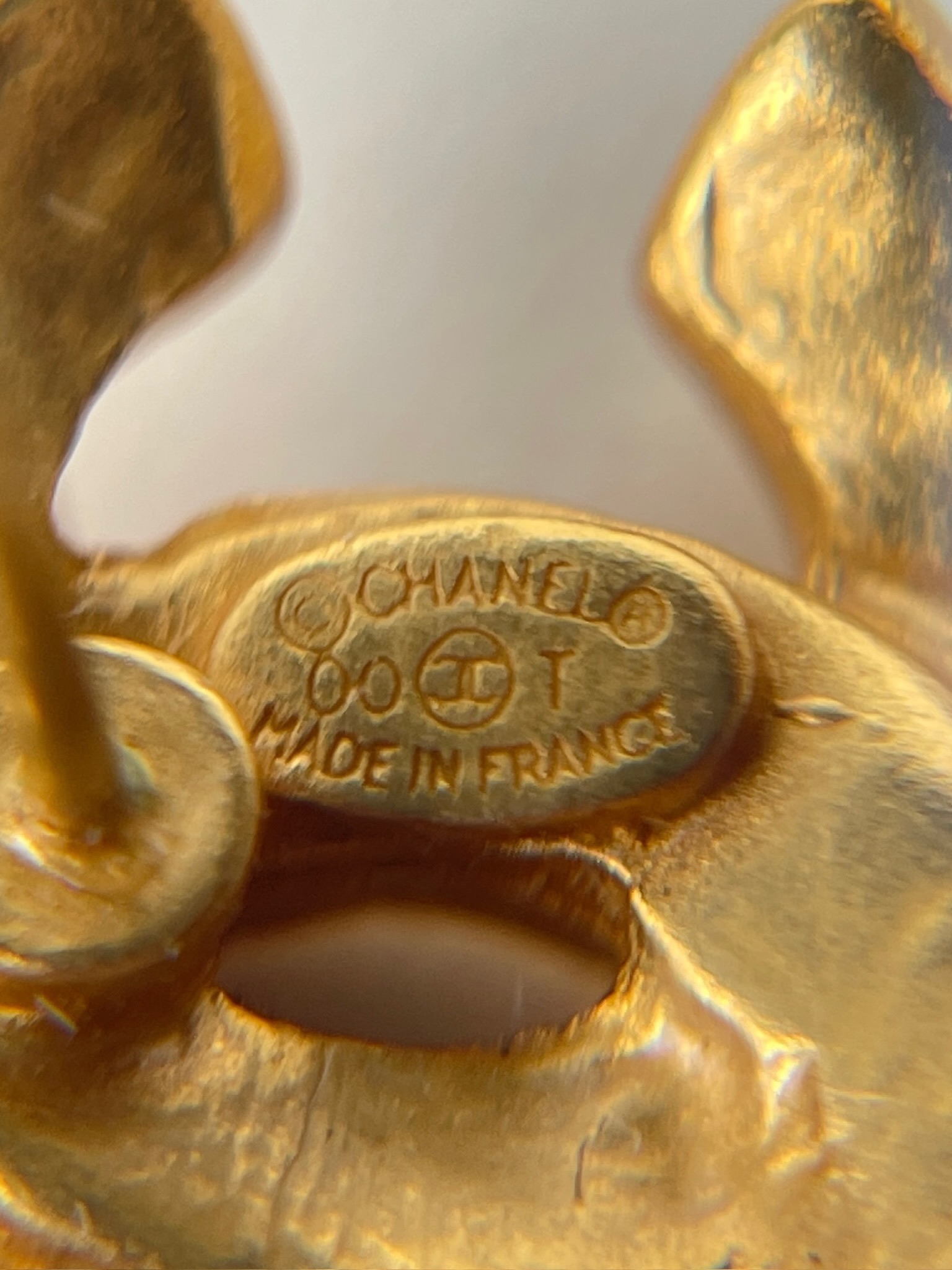 CHANEL - 00T Gold-Plated CC Logo Earrings