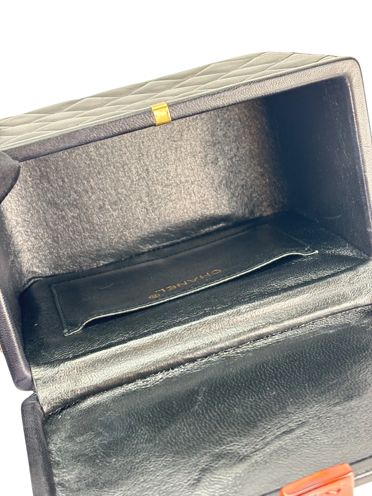 CHANEL - Black Lambskin Box Bag Tortoiseshell Bakelite Hardware