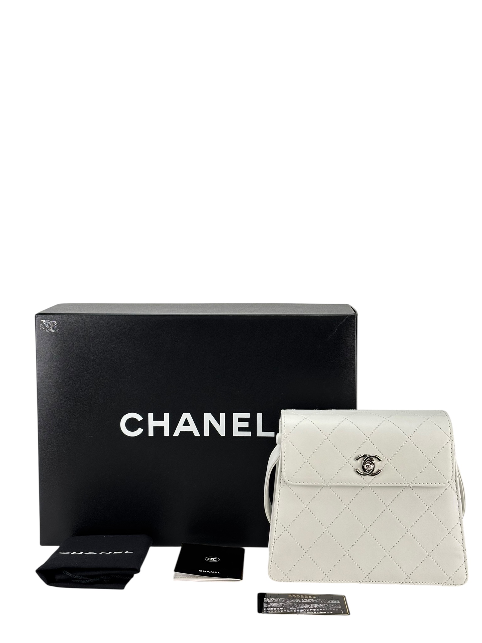 CHANEL - White Lambskin Coco Mark Kelly Handbag