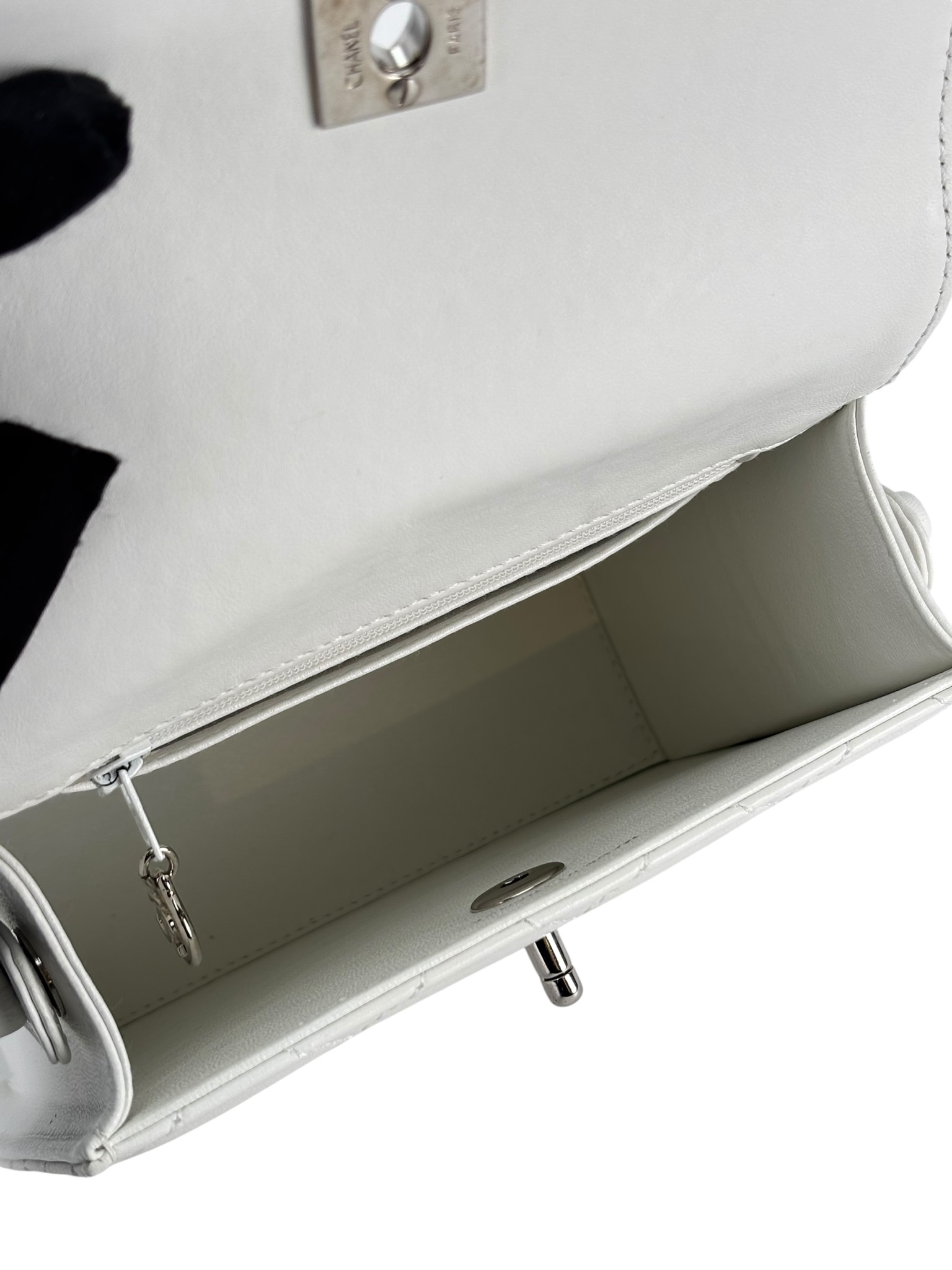 CHANEL - White Lambskin Coco Mark Kelly Handbag
