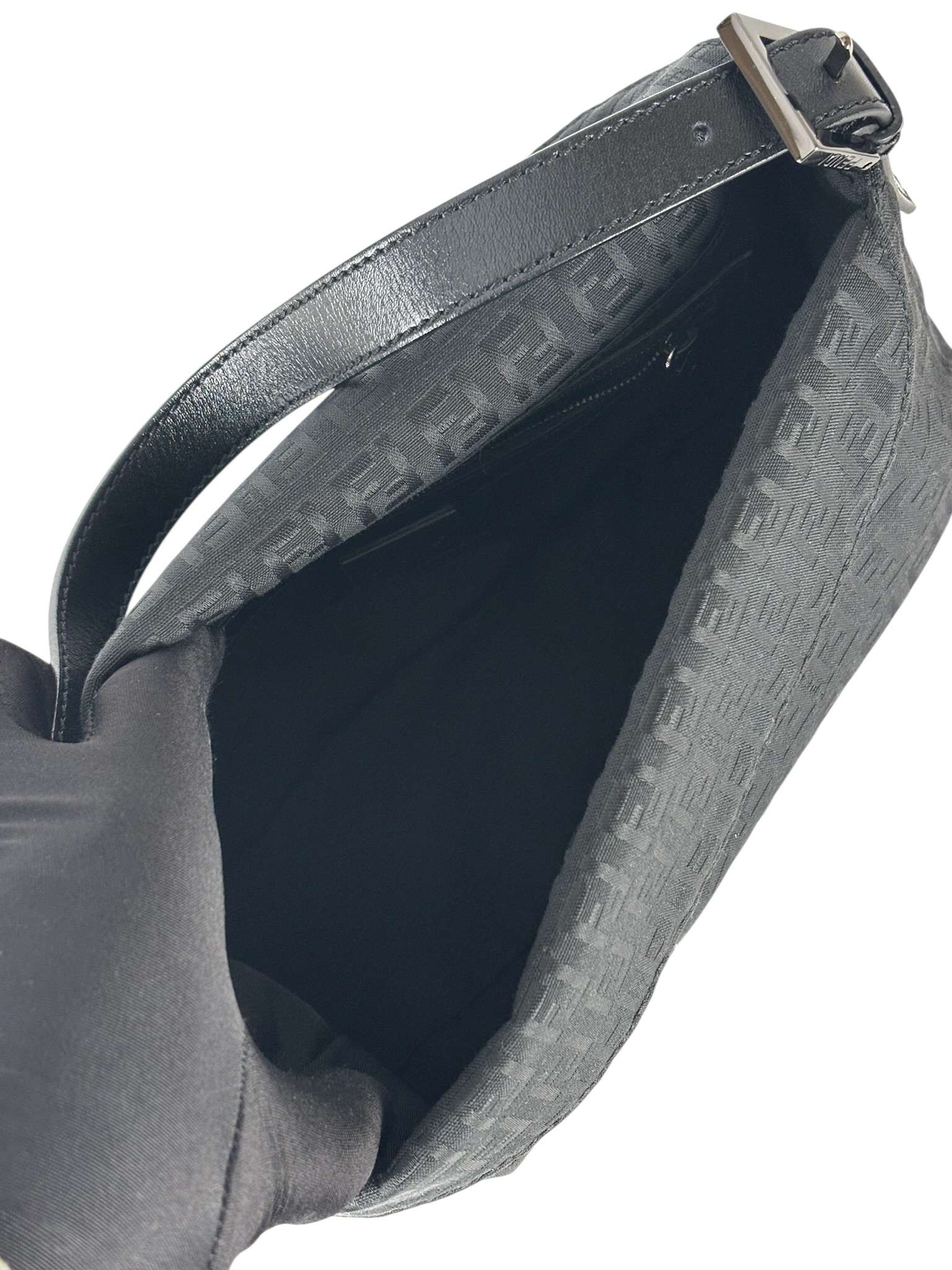 FENDI - Beige Zucchino Mamma Baguette Black Hand Bag 