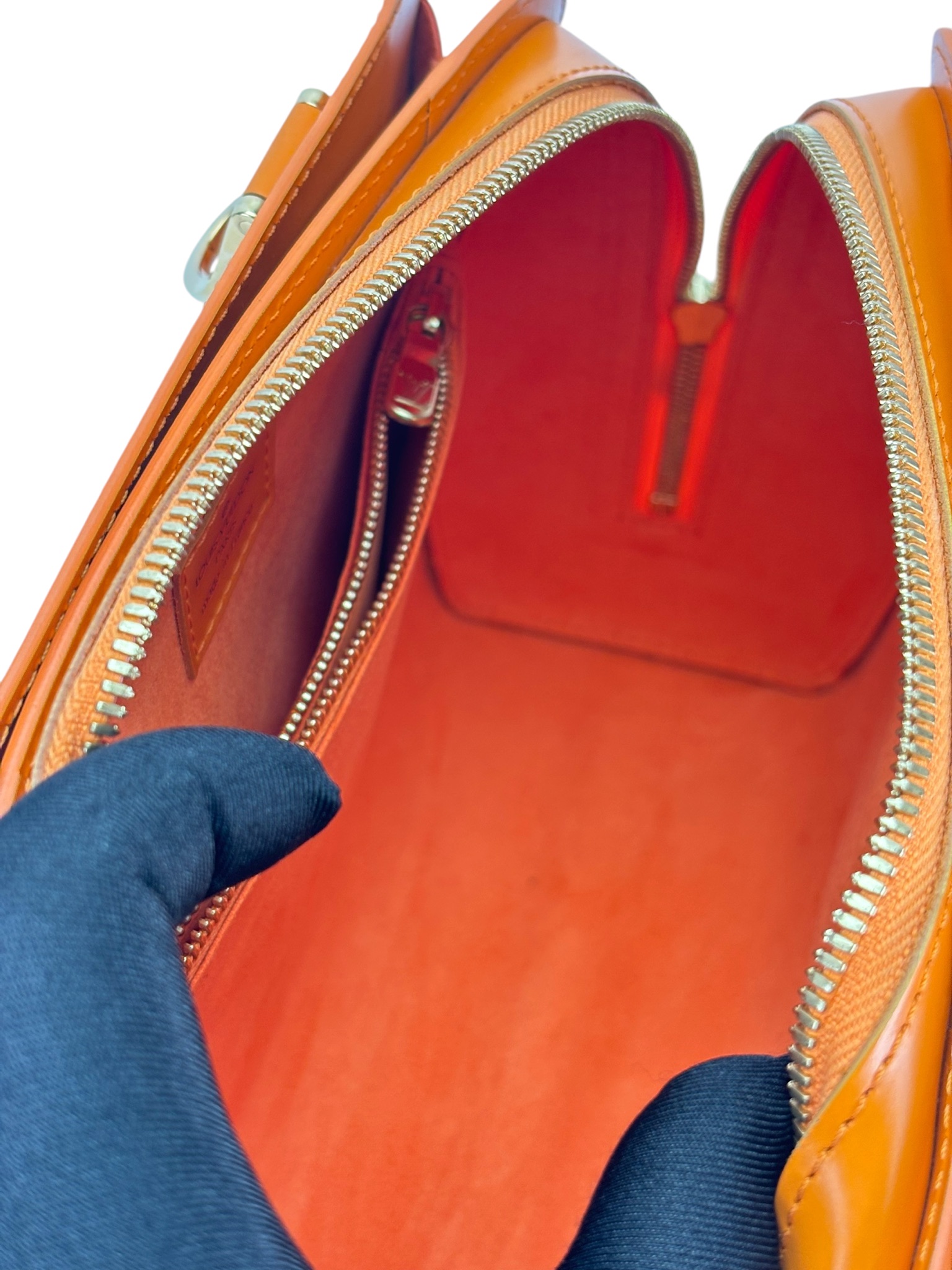 LOUIS VUITTON - Orange Pont Neuf PM Handbag Epi