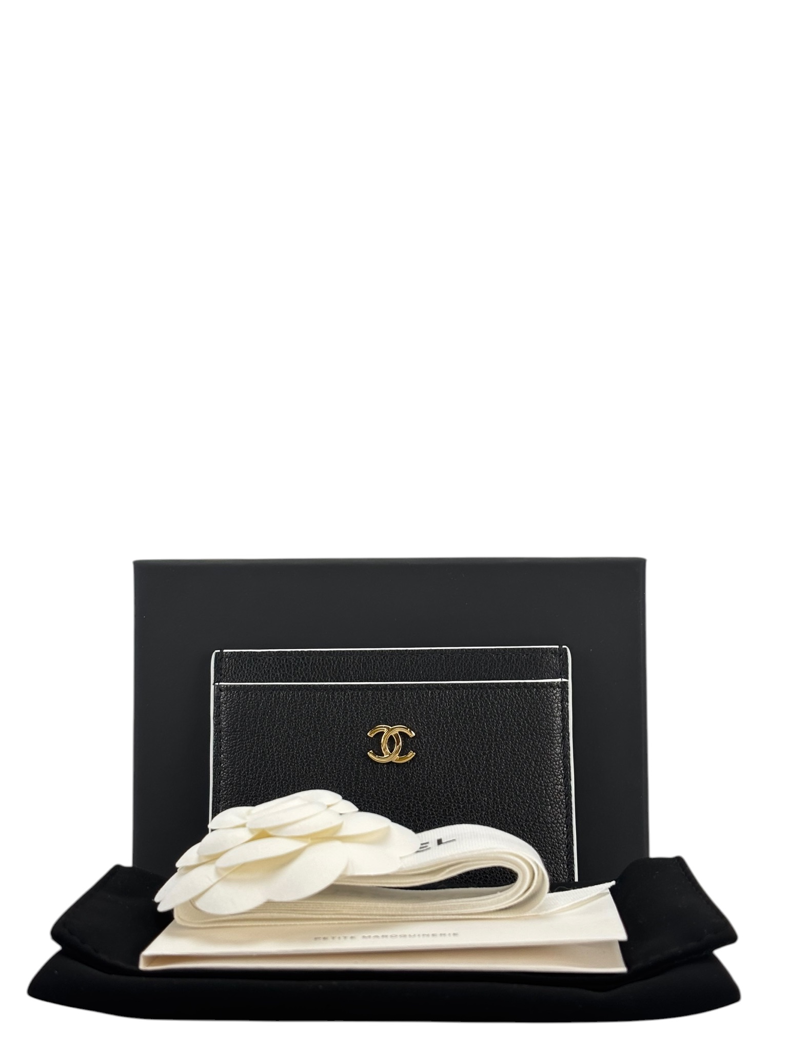 CHANEL - 26S Black Calfskin Card Holder Small – Camellia Vintage Tokyo