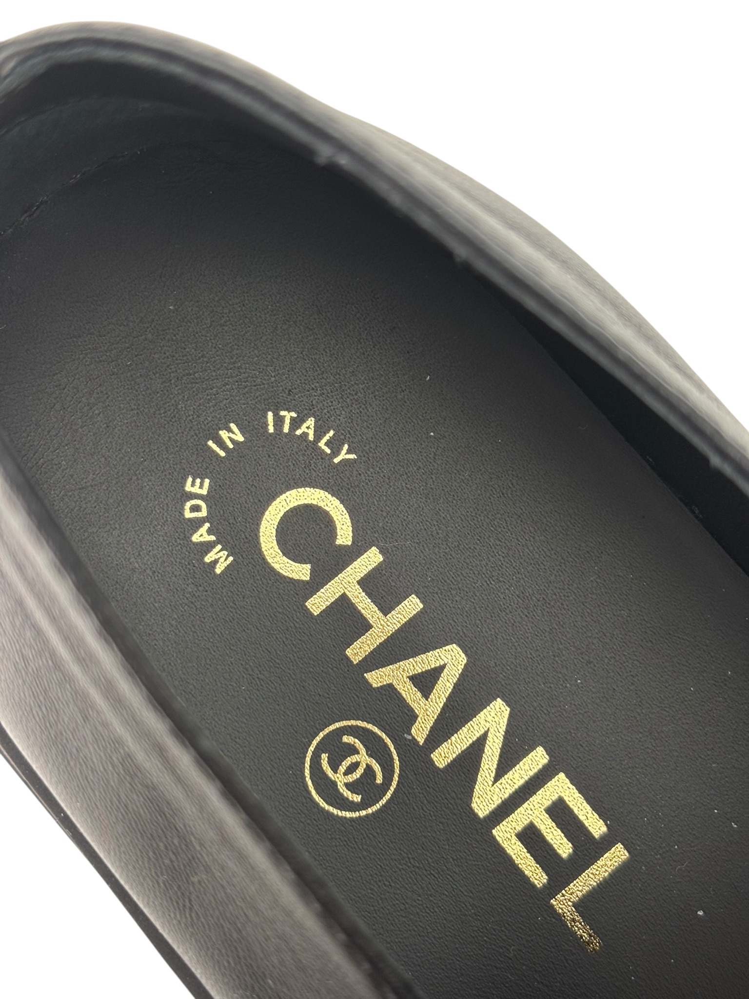 CHANEL - 26P Black Leather Mary Jane Shoes – Camellia Vintage Tokyo