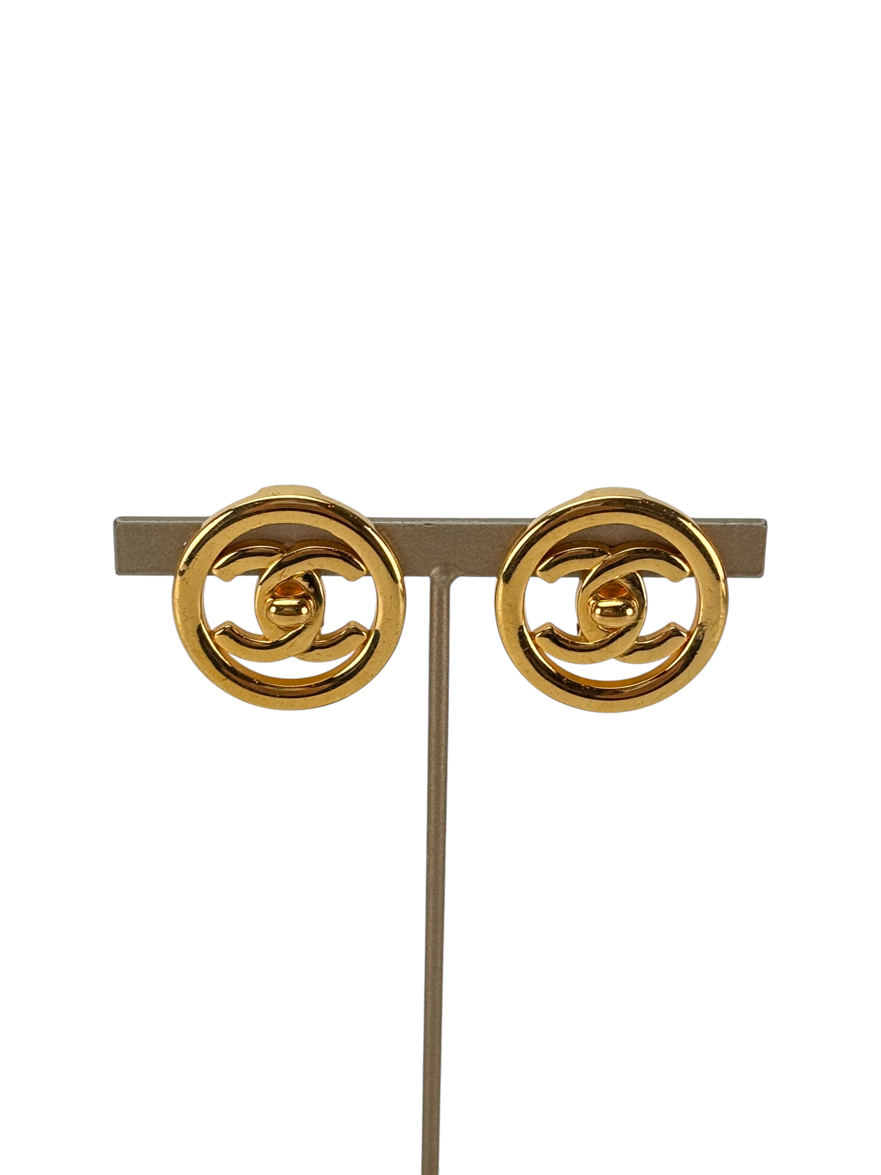 CHANEL - 97P Gold Turnlock CC Round Earclips