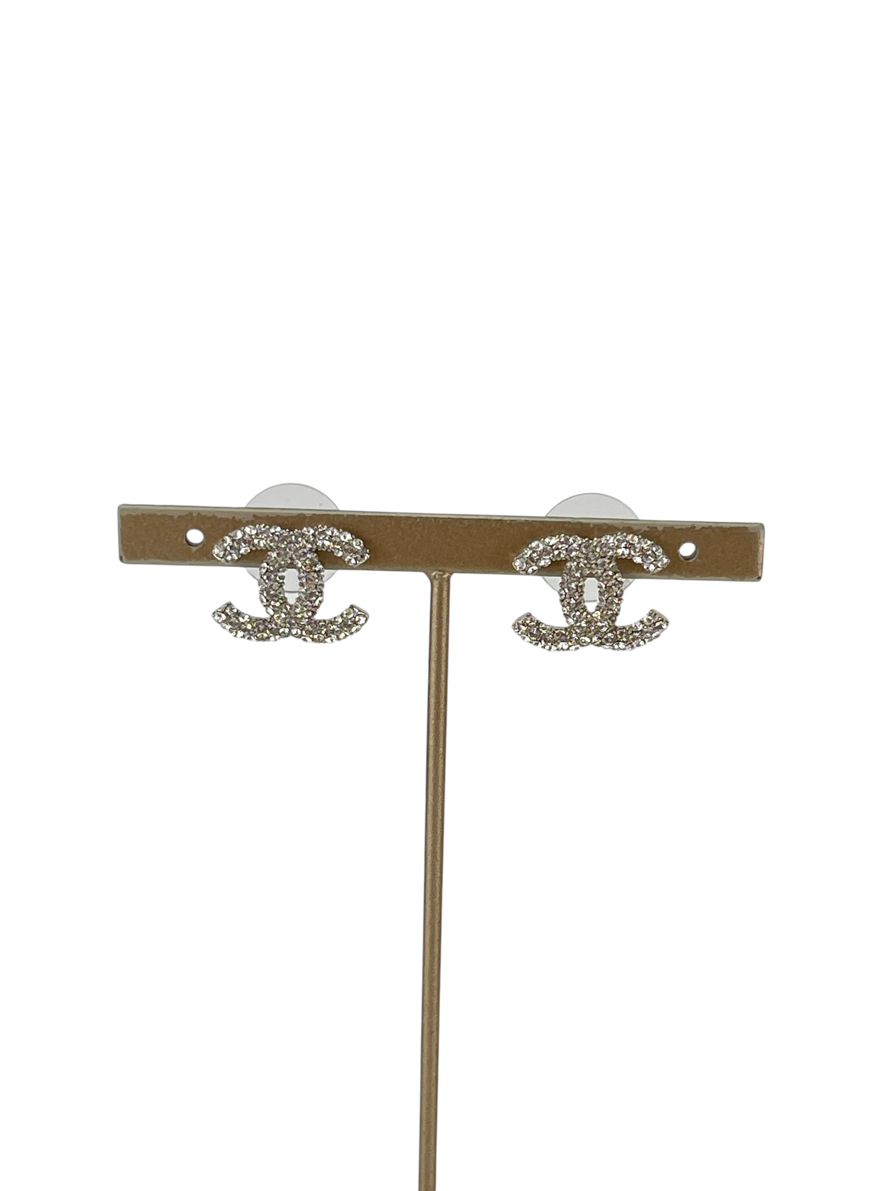 CHANEL - 18S Sliver CC Logo Crystal Stud Earrings