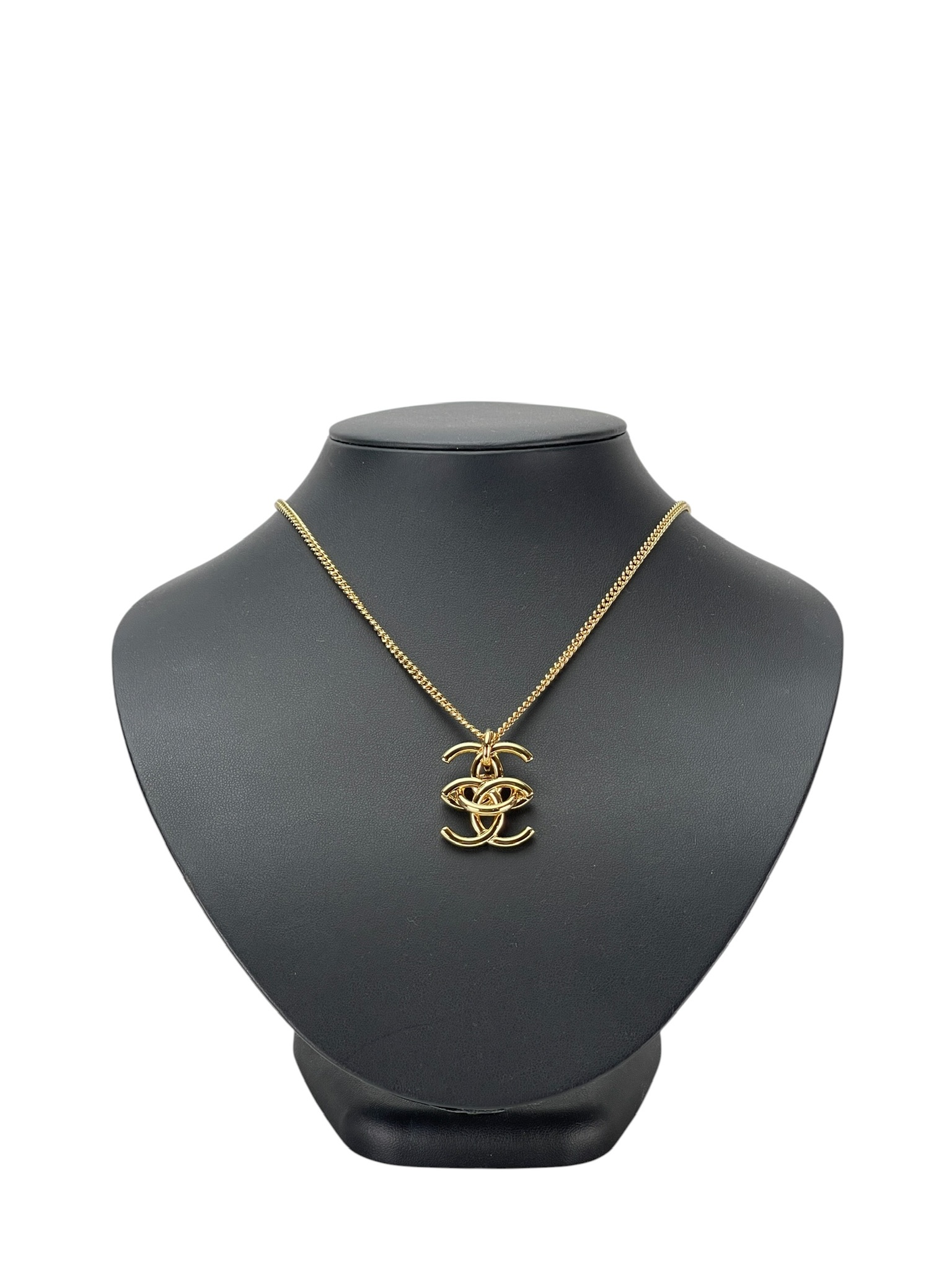 CHANEL - 26A Gold Double CC Logo Pendant Necklace