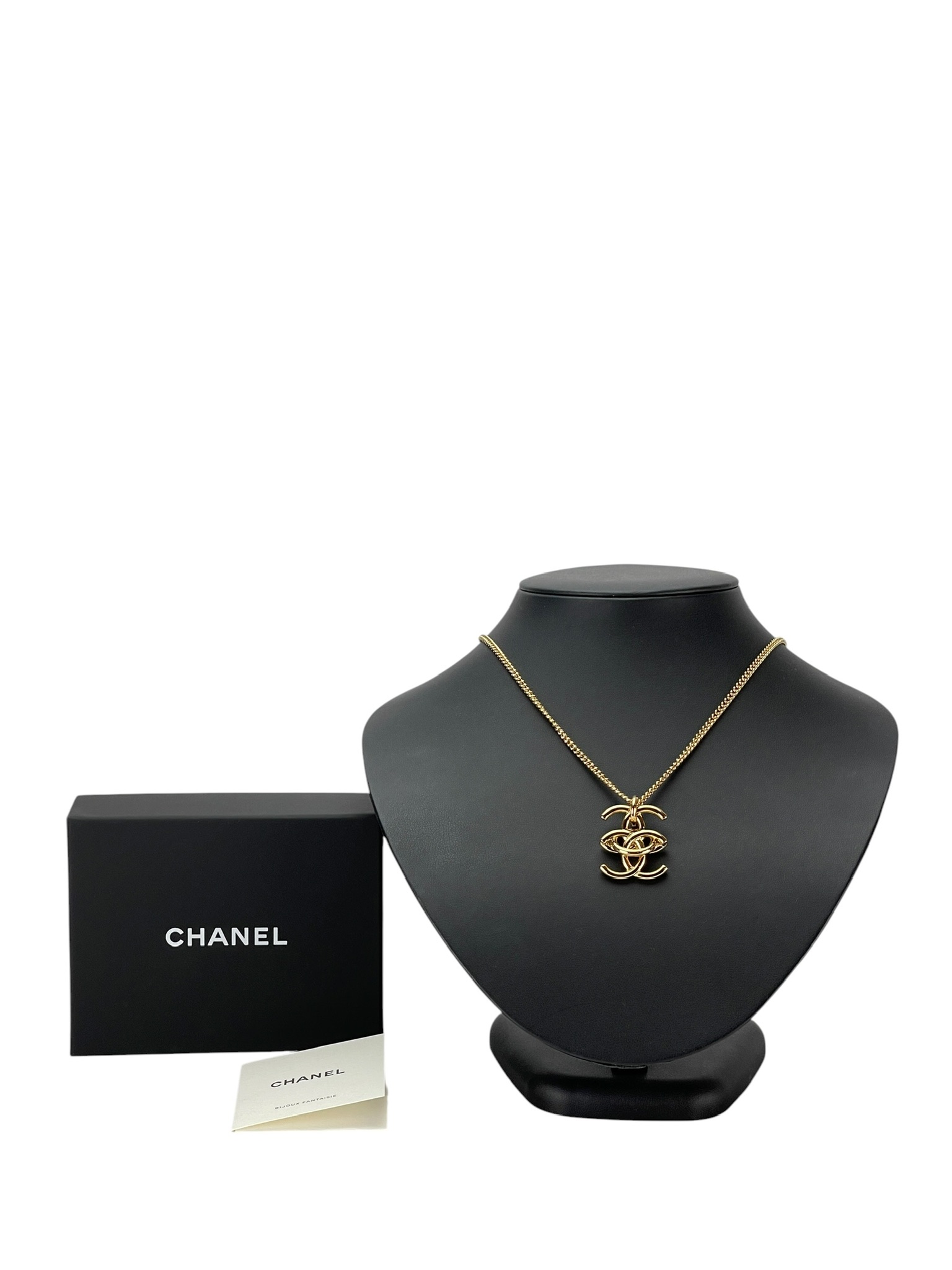 CHANEL - 26A Gold Double CC Logo Pendant Necklace