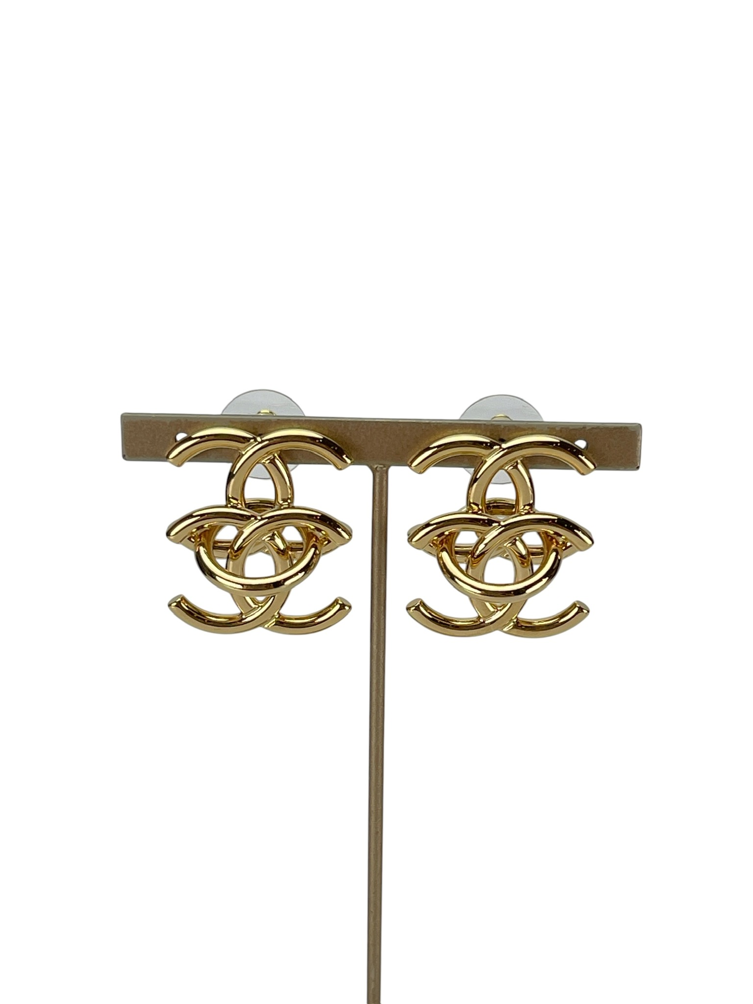 CHANEL - 26A Double CC Logo Gold Stud Earrings