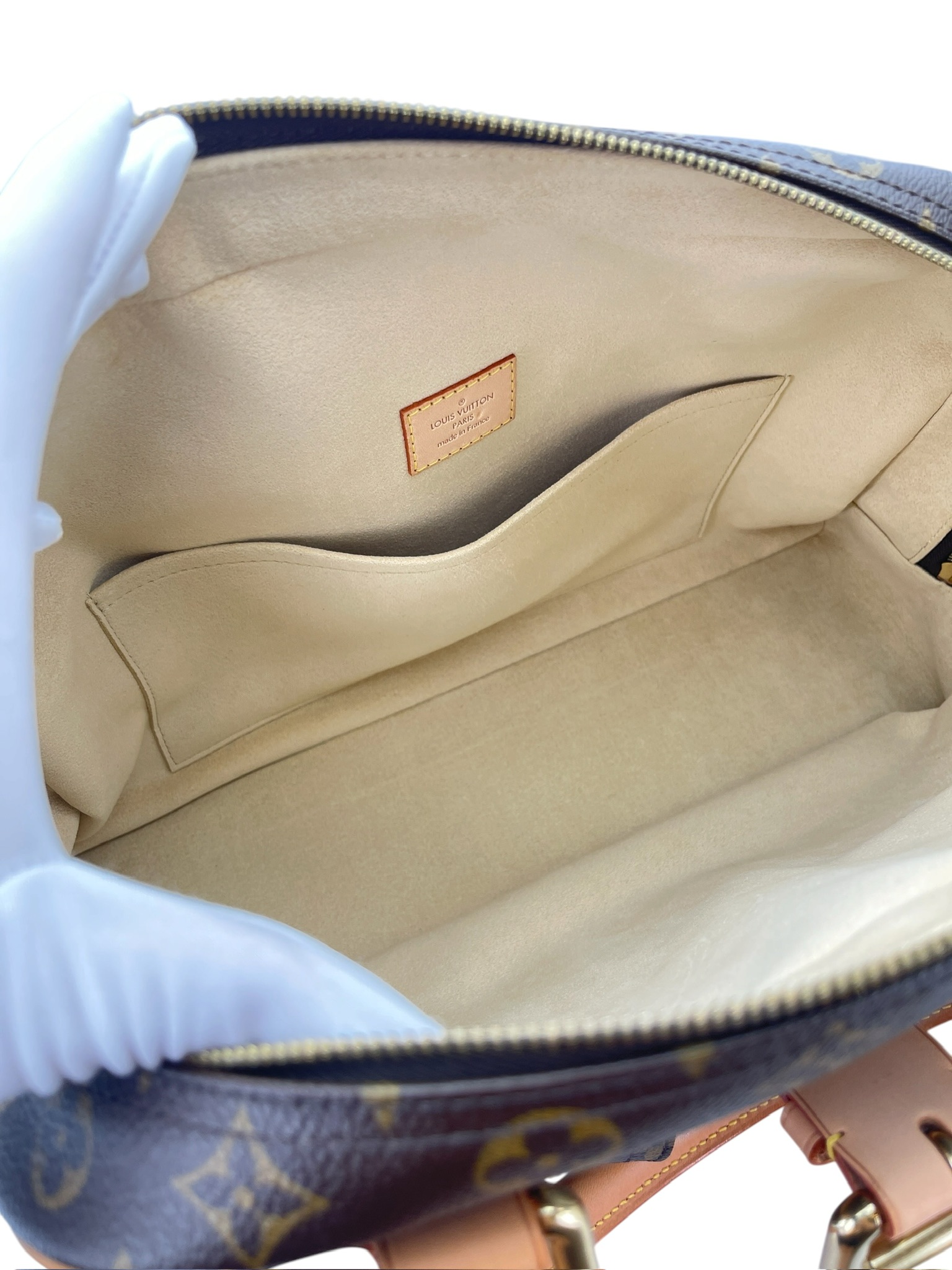 LOUIS VUITTON - Monogram Manhattan PM Handbag – Camellia Vintage Tokyo