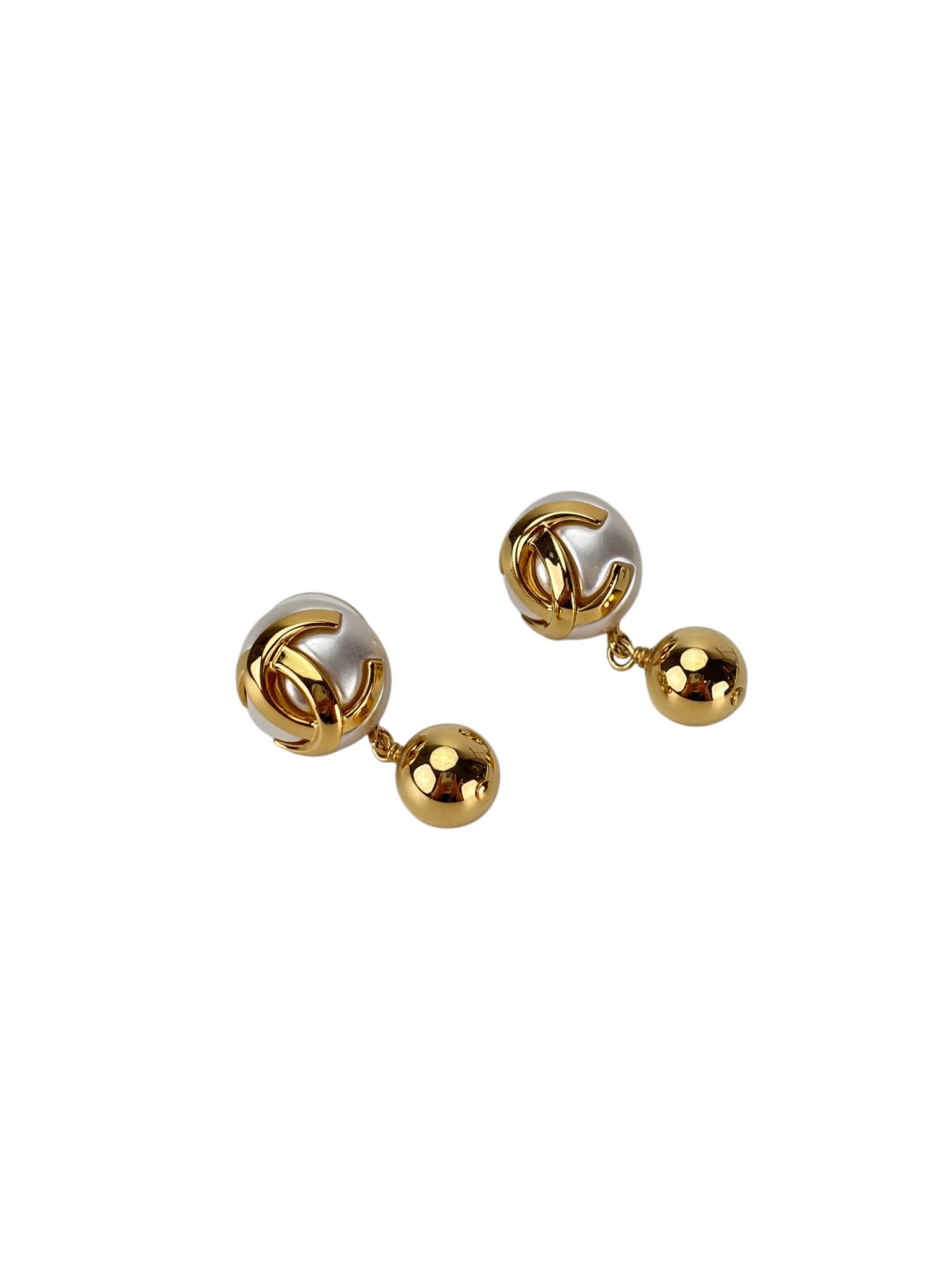CHANEL - 26B  Pendant Earrings Gold & Pearly White