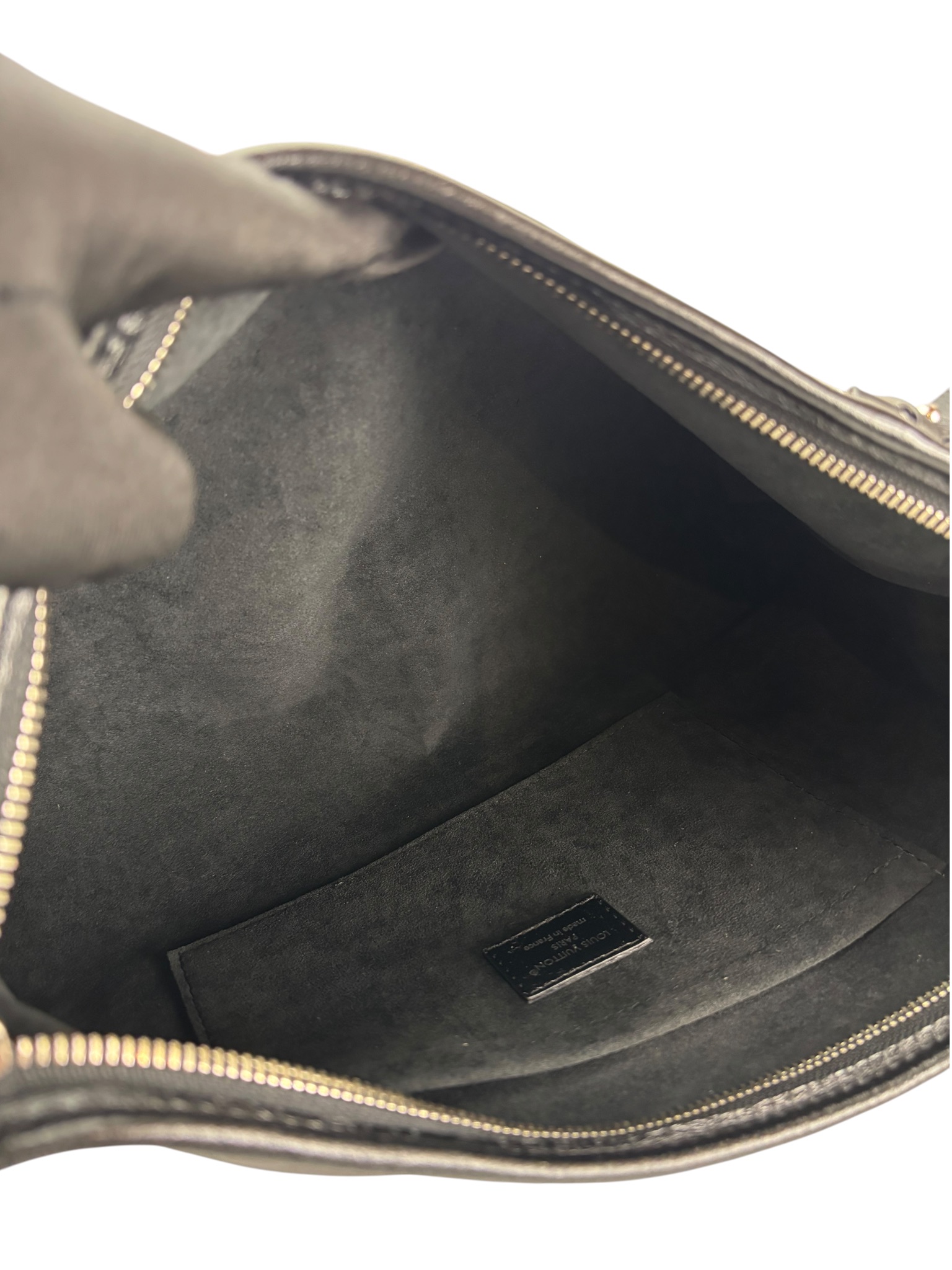 LOUIS VUITTON - CarryAll EW Shoulder Bag Black