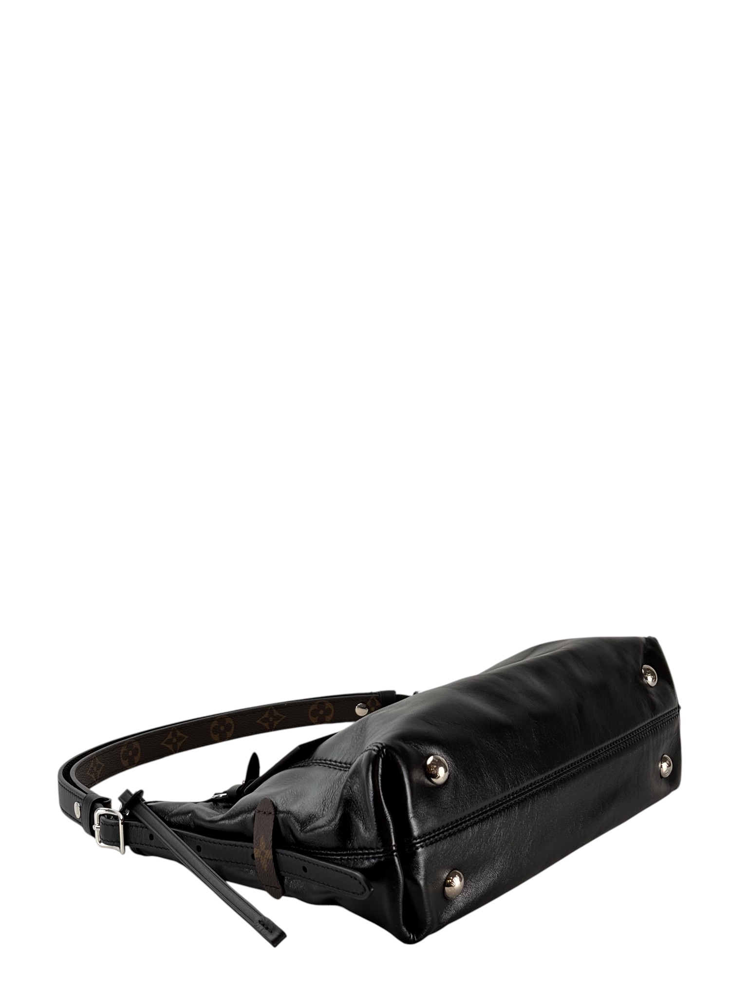 LOUIS VUITTON - CarryAll EW Shoulder Bag Black