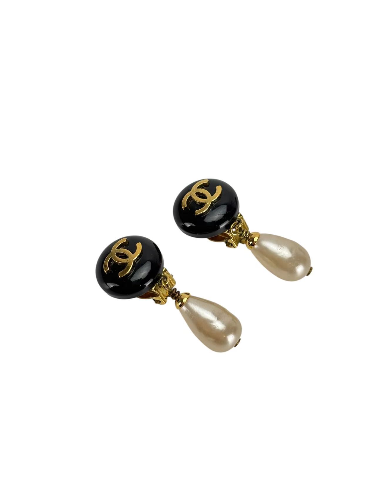 CHANEL - 94A Black CC Faux Pearl Drop Earrings