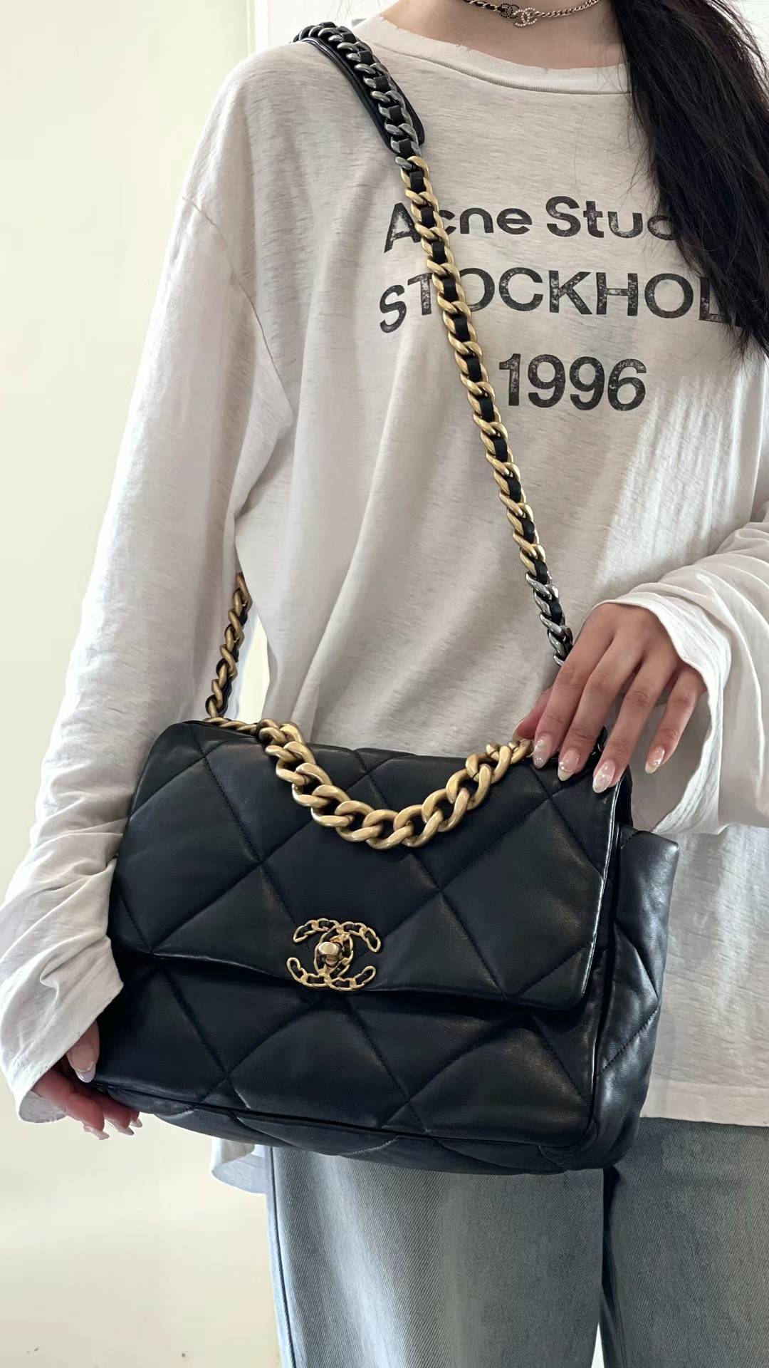 CHANEL - Black Calfskin 19 Bag
