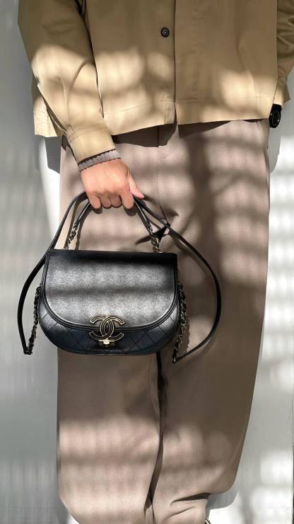CHANEL - Coco Curve Cuba Messenger Bag