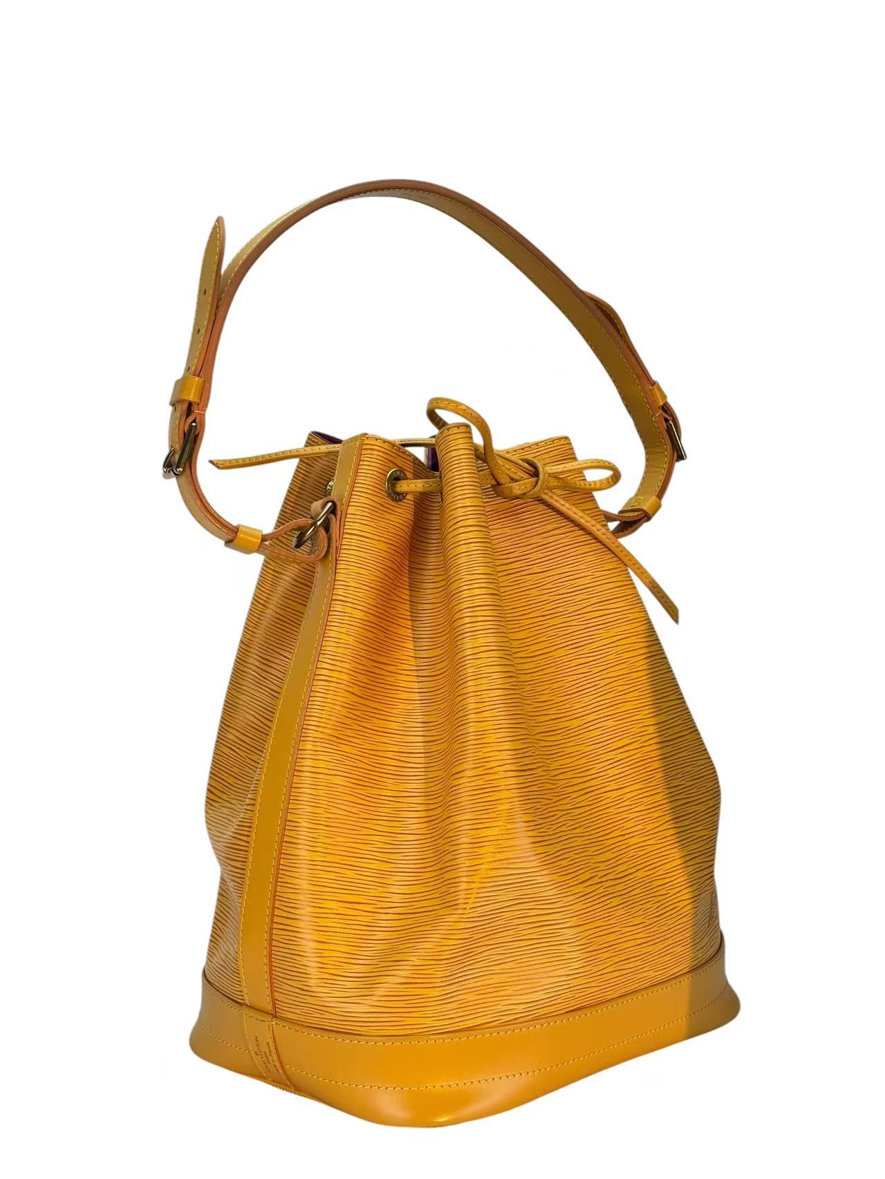 LOUIS VUITTON - Yellow Epi Noe Bucket Bag