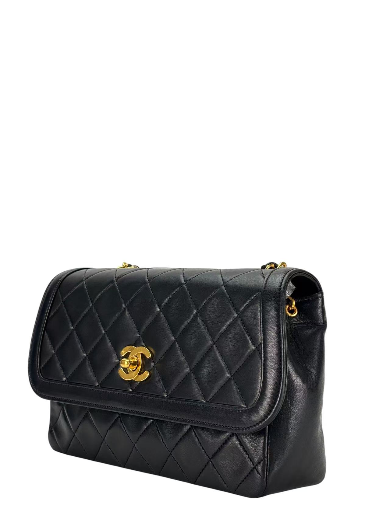 CHANEL - Flap Single Chain Bag Black Lambskin Gold Hardware