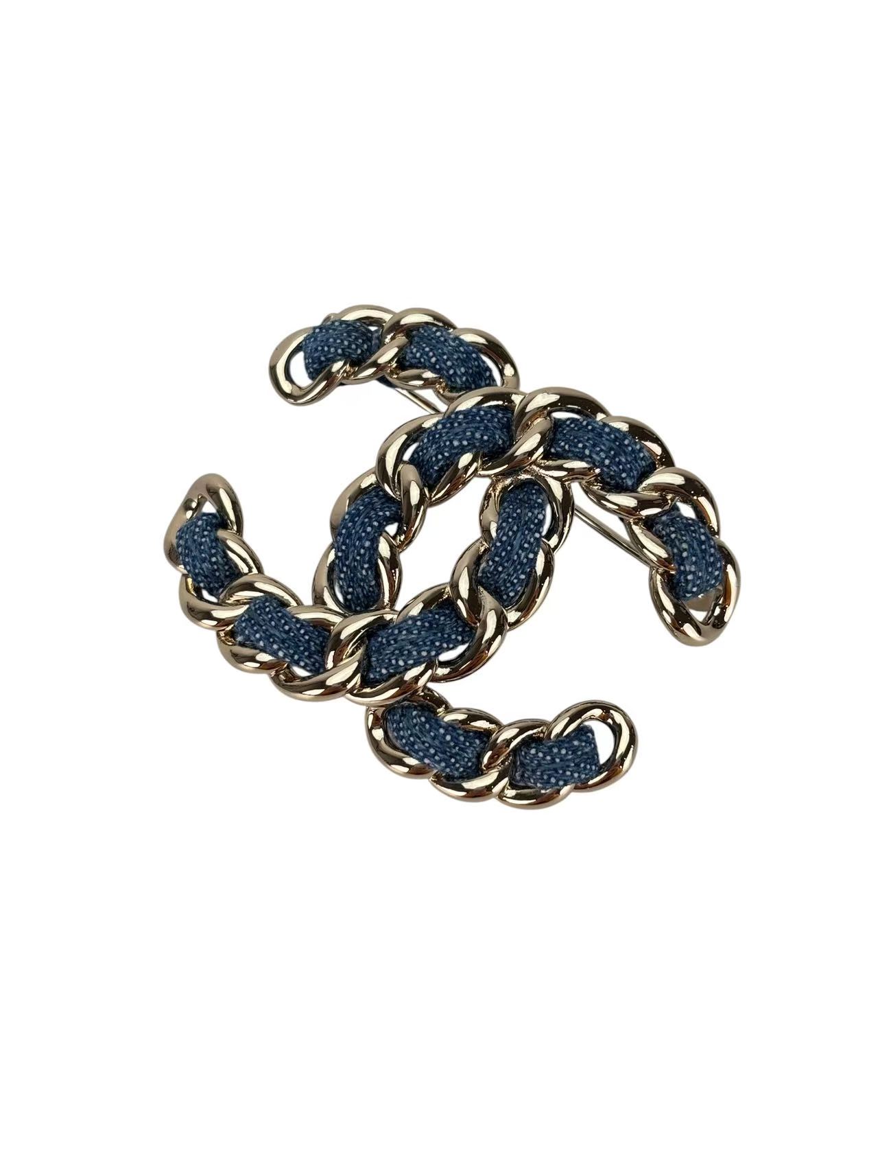 CHANEL - Denim CC Logo Brooch
