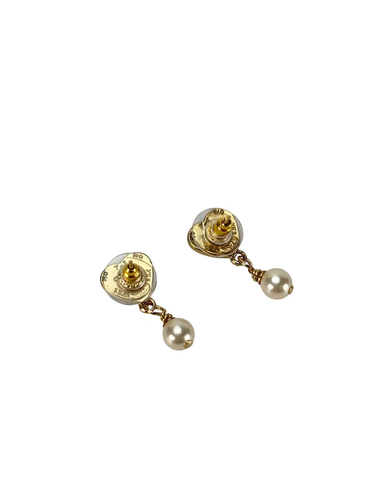 CHANEL - 04A Heart CC Logo Pearl Drop Earrings