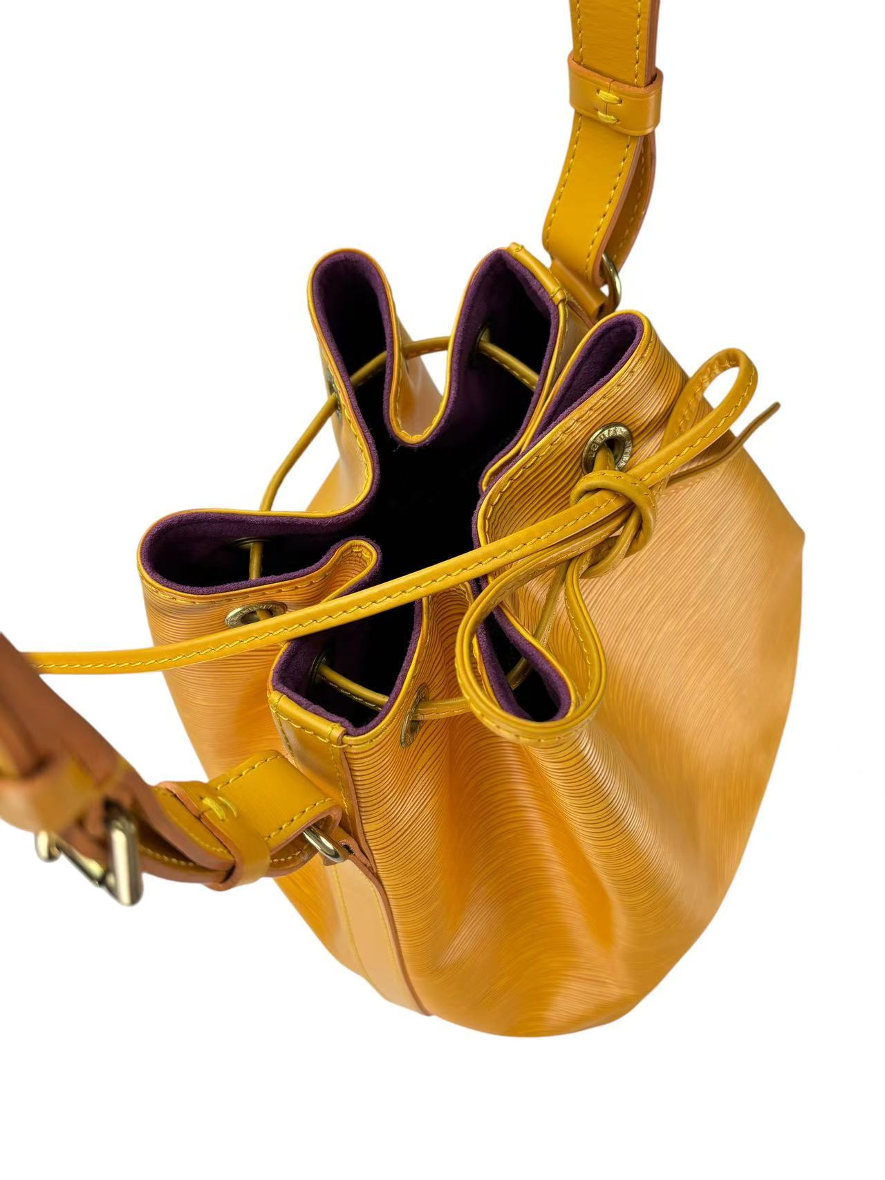 LOUIS VUITTON - Yellow Epi Noe Bucket Bag