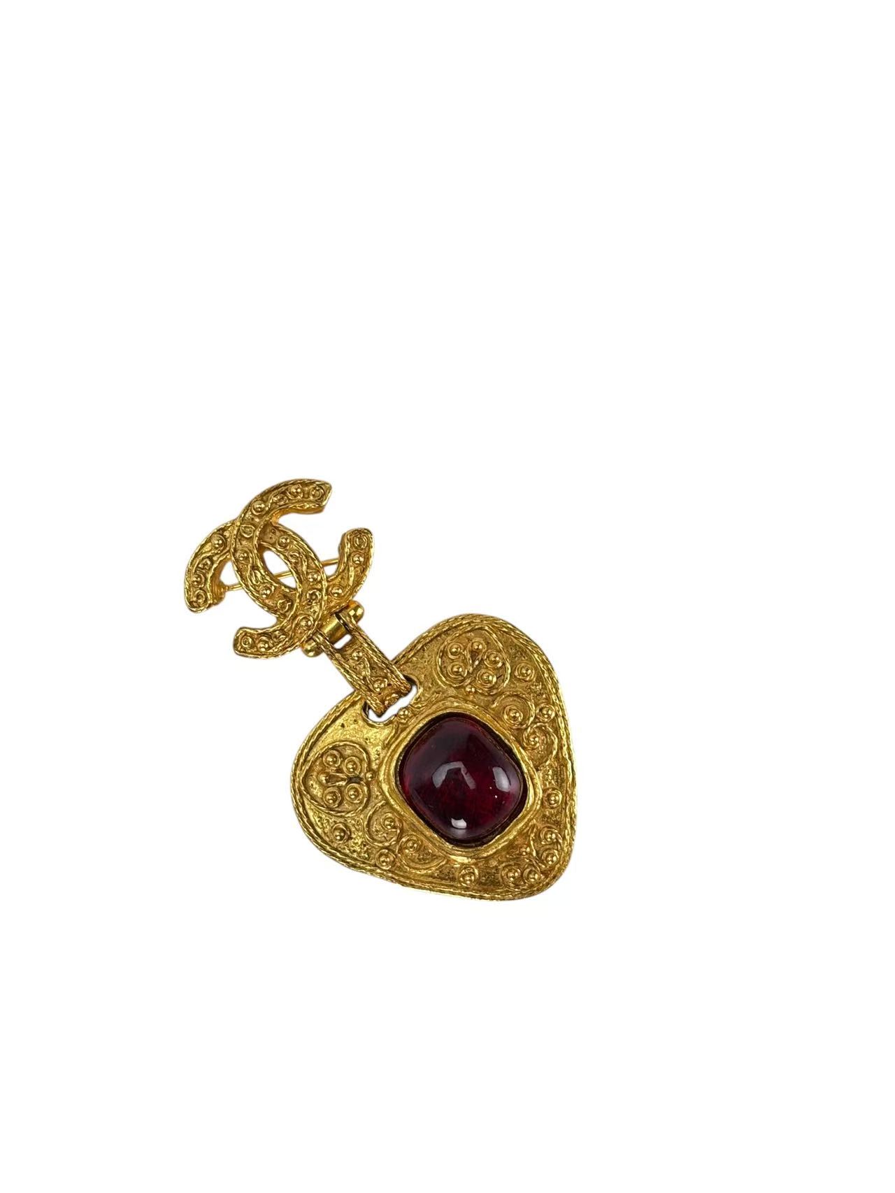 CHANEL - 04A Gold Red Gripoix Heart CC Brooch 