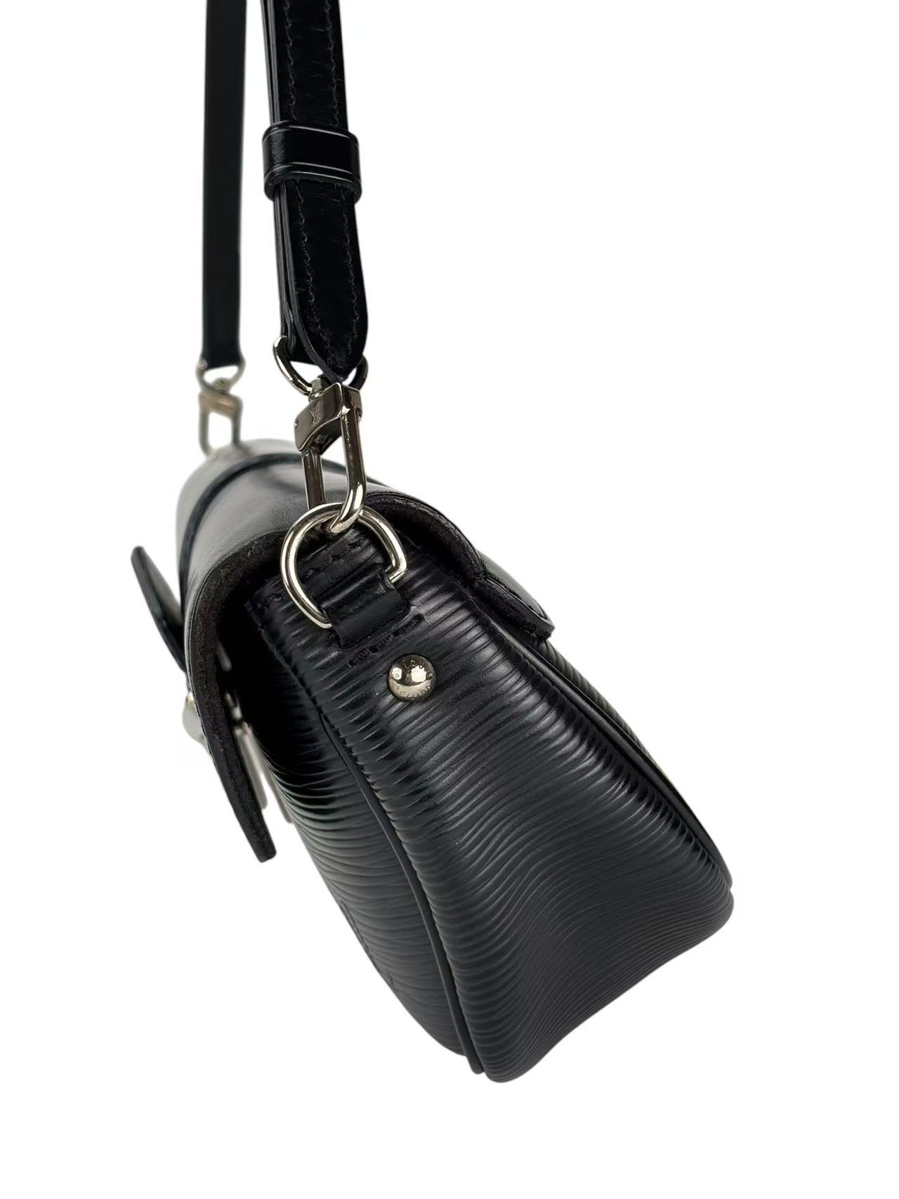 LOUIS VUITTON -  Epi Leather Pochette Montaigne Noir Shoulder Bag