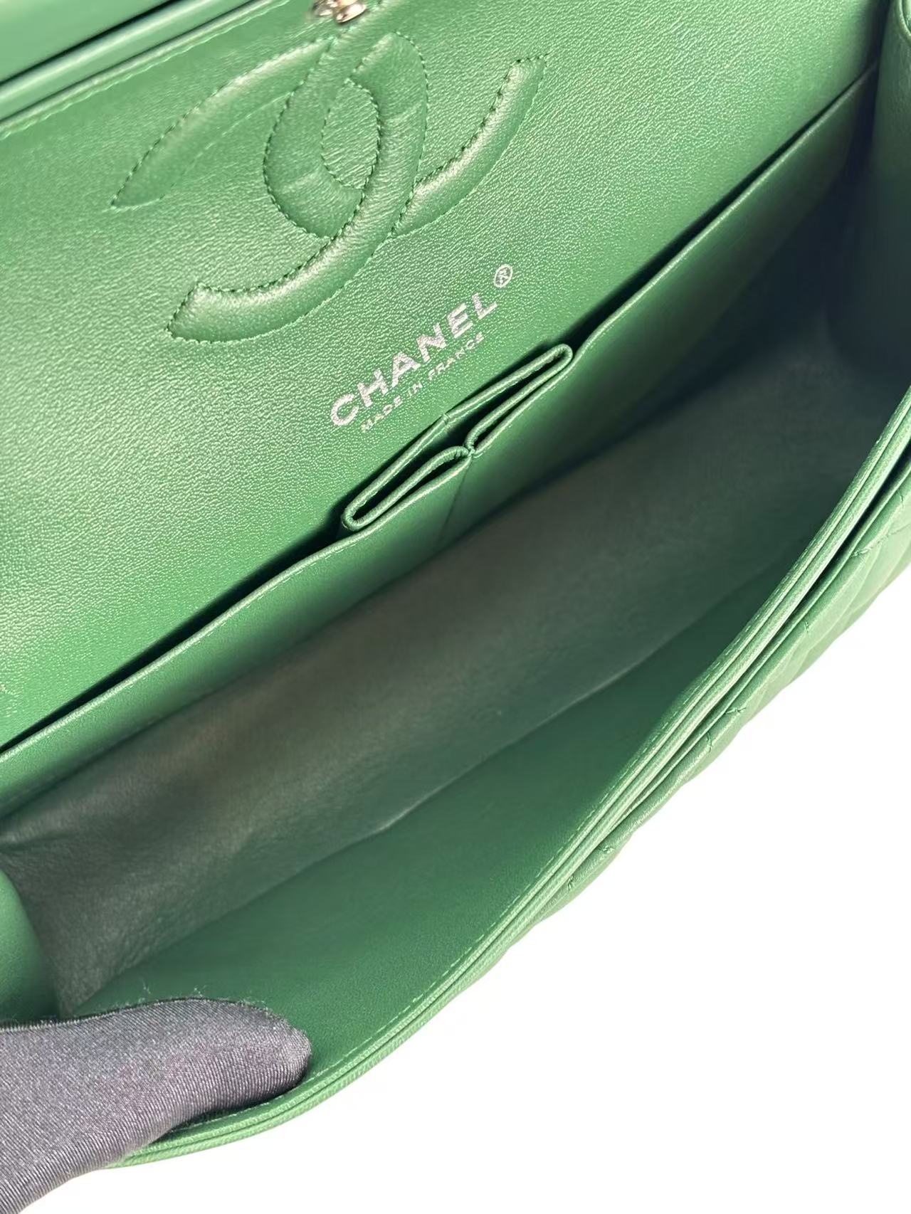CHANEL - Medium Classic Double Flap Bag  Green Lambskin Silver Hardware (CF25)
