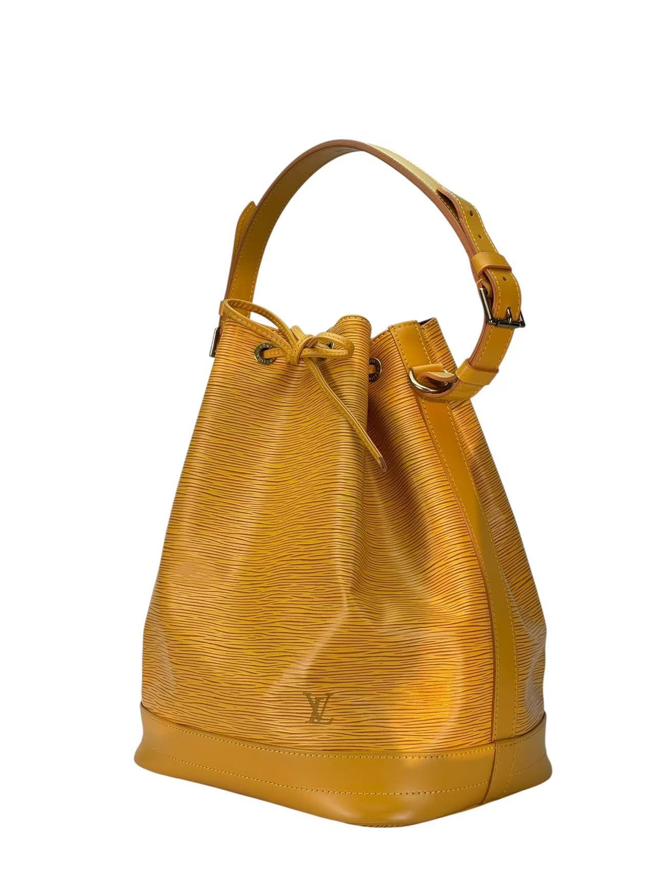 LOUIS VUITTON - Yellow Epi Noe Bucket Bag