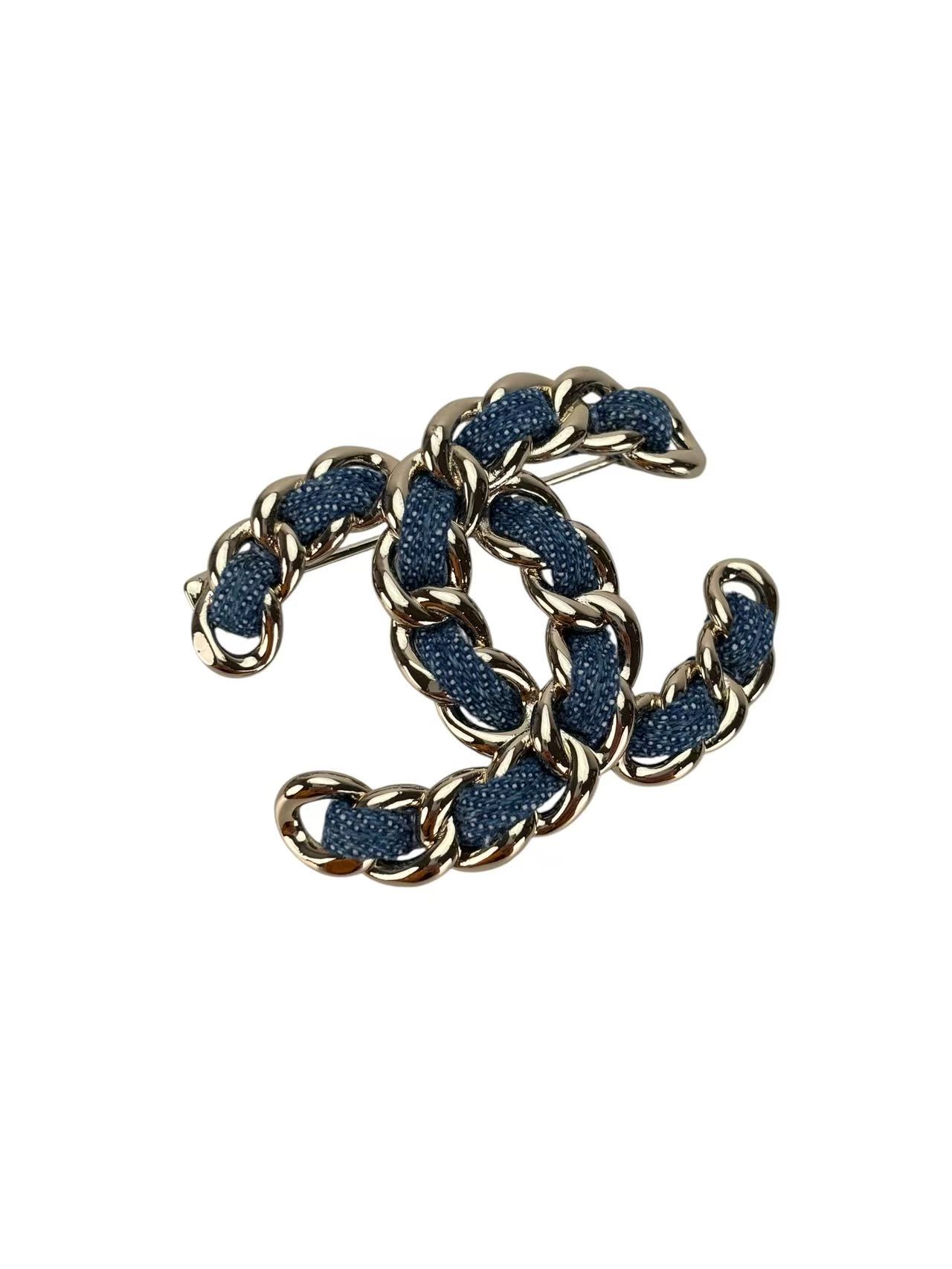 CHANEL - Denim CC Logo Brooch