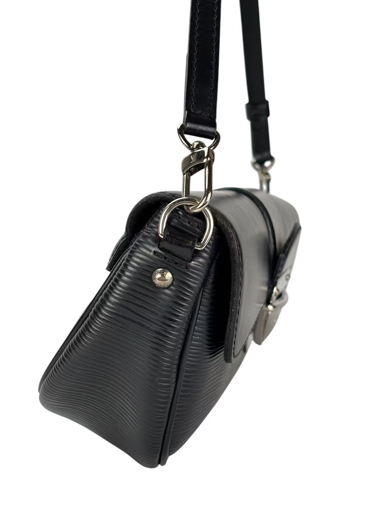 LOUIS VUITTON -  Epi Leather Pochette Montaigne Noir Shoulder Bag