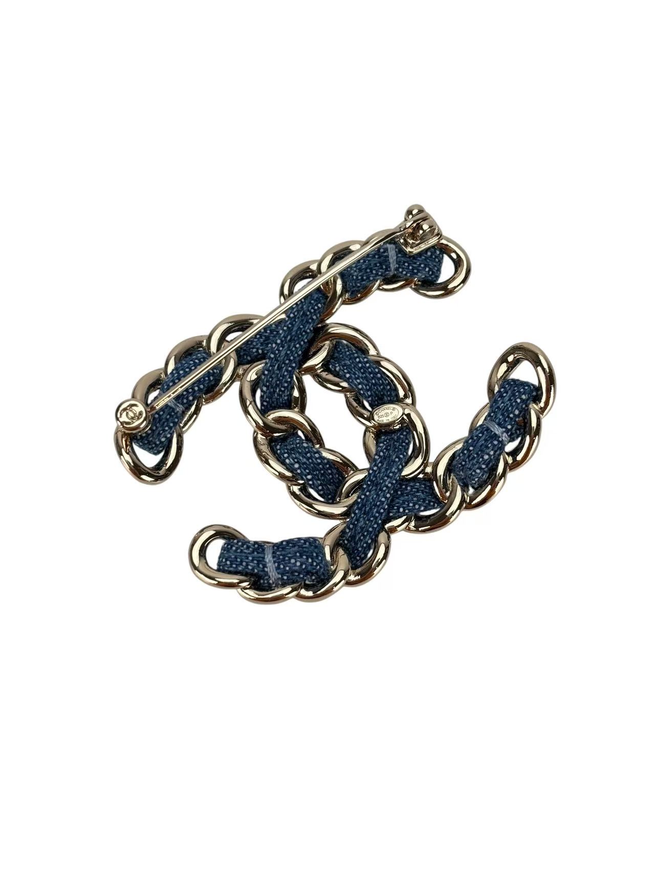 CHANEL - Denim CC Logo Brooch