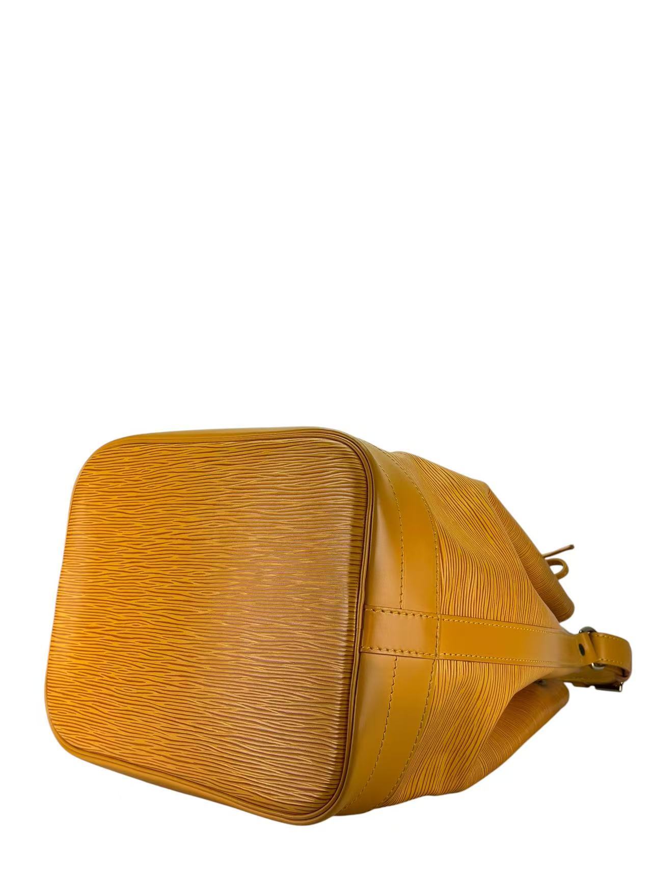 LOUIS VUITTON - Yellow Epi Noe Bucket Bag