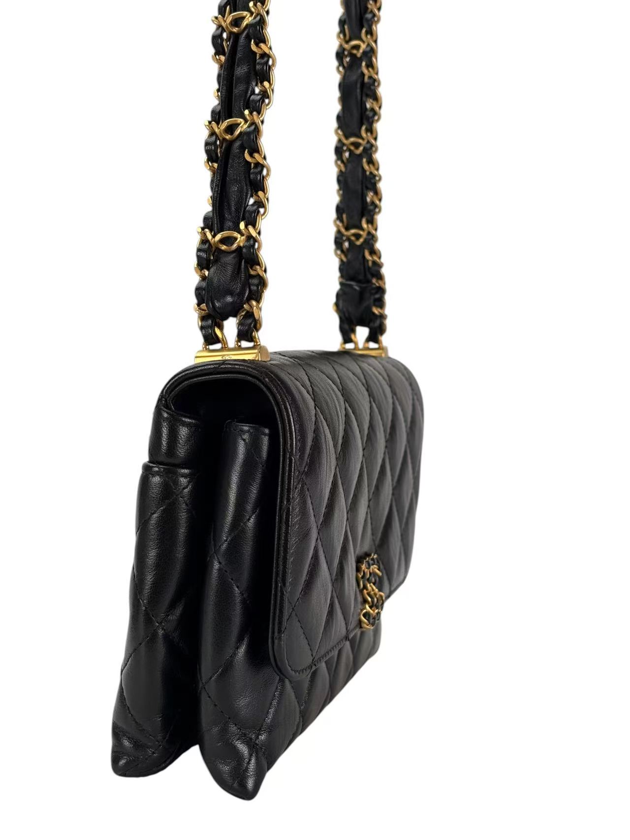 CHANEL - Black Calfskin 19 Flap Shoulder Bag