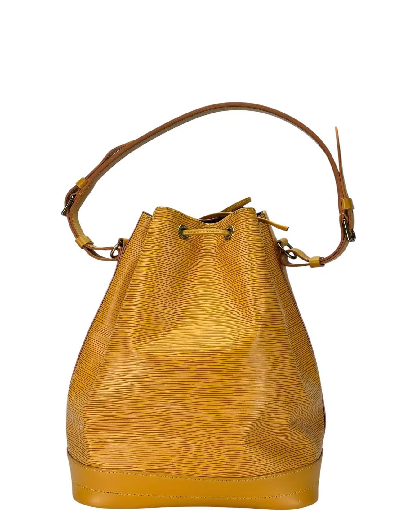 LOUIS VUITTON - Yellow Epi Noe Bucket Bag