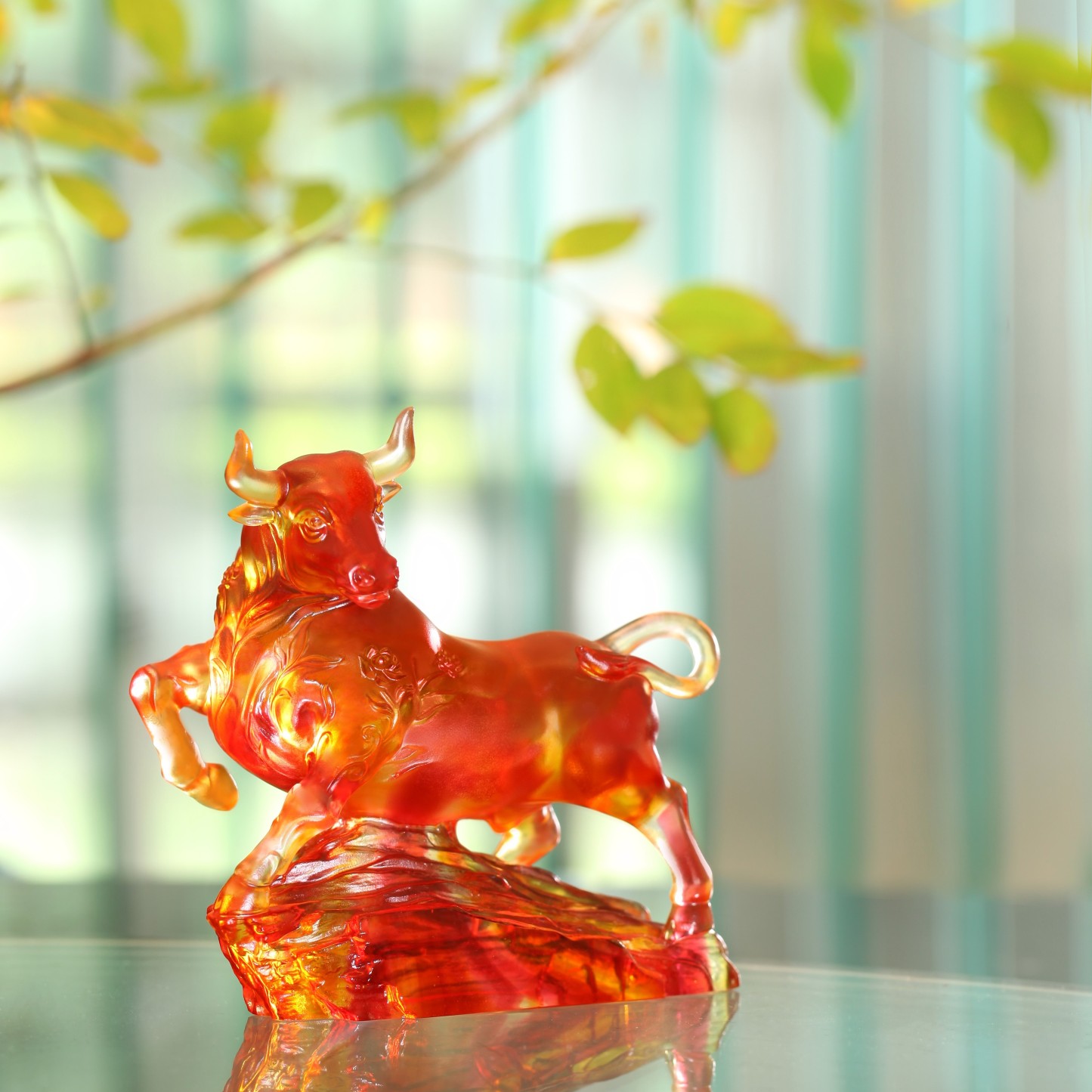 LIULI Crystal Ox, Easterly Winds 