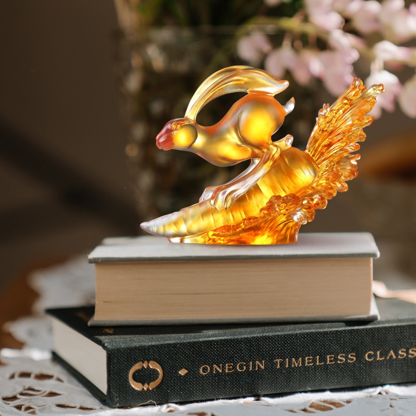 LIULI Crystal Rabbit Zodiac - Advancing with Invincibility
