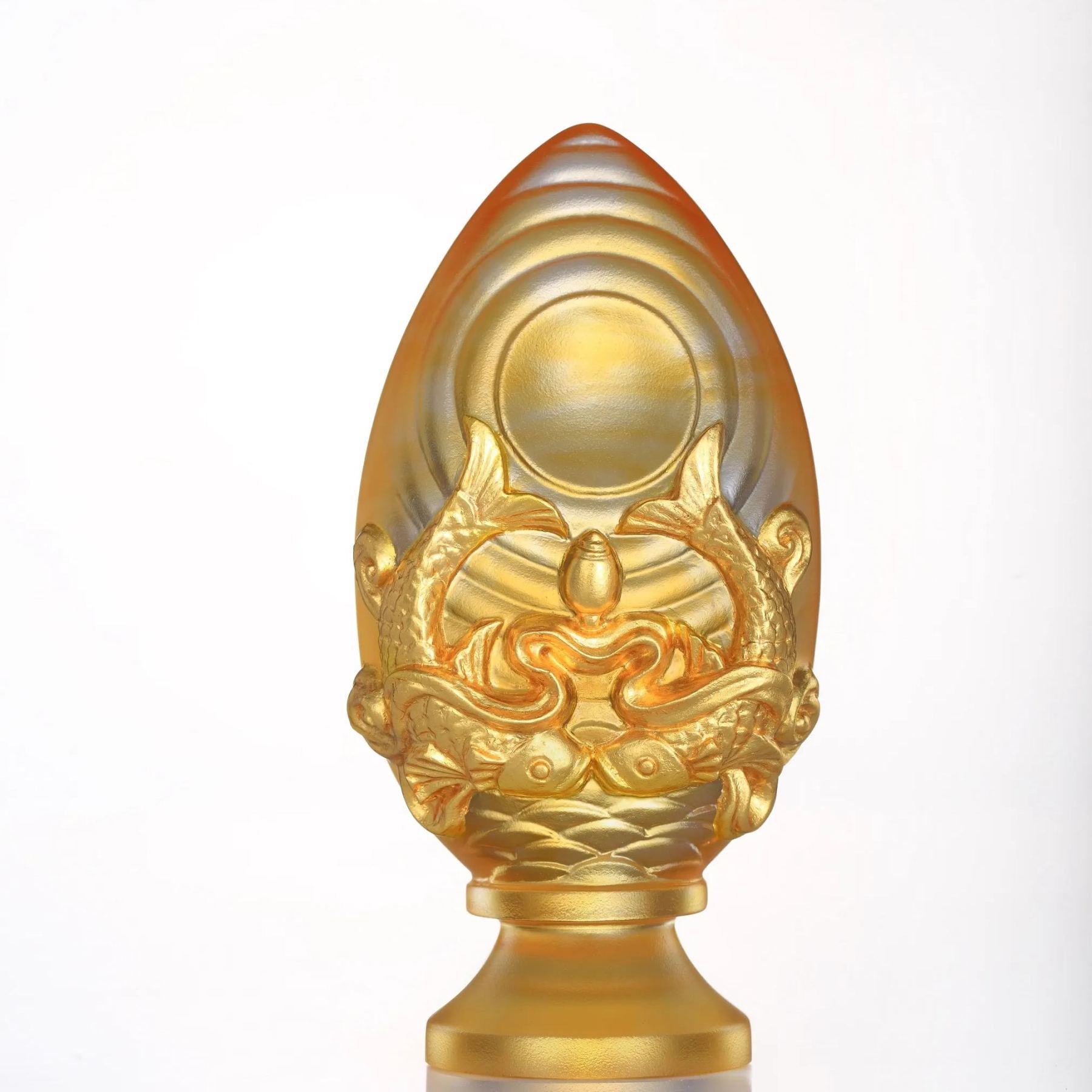 Implement Auspiciousness, the Rest will Follow, Pair of Golden Fish ─ Auspicious Clarity (Gilded Version)