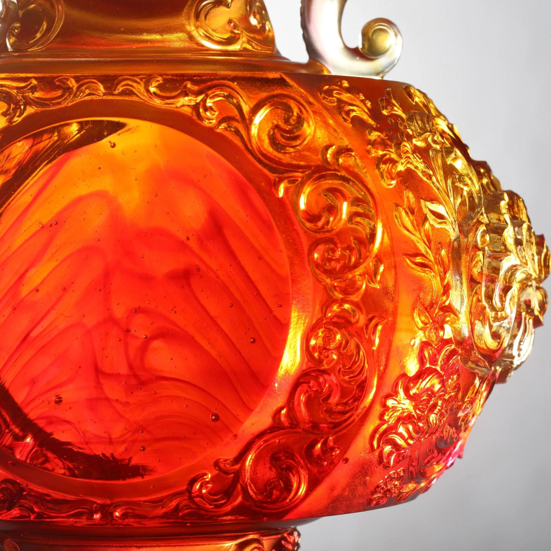 LIULI Crystal Ding, Ascend and Gaze Upon Glory 