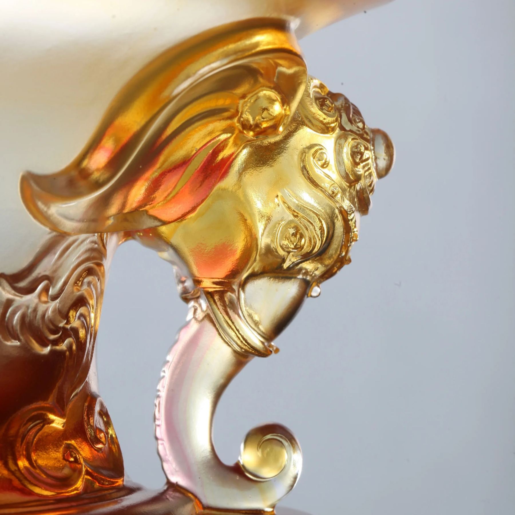 LIULI Crystal Ding, Ascend and Gaze Upon Glory 