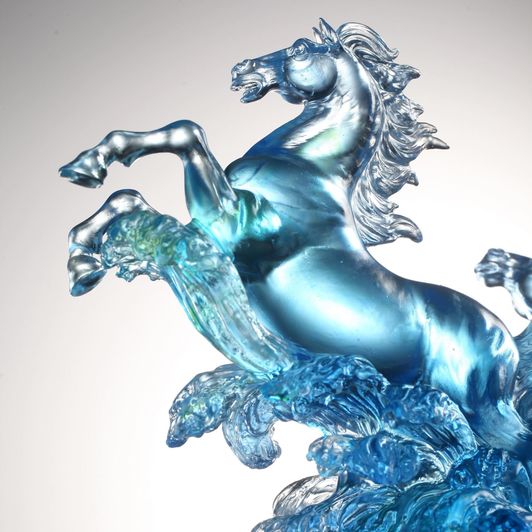 Crystal Animal, Horse, Resembling water – ever in motion, ever alive