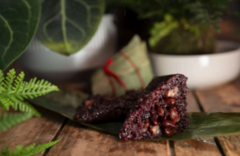 Longan and Black Glutinous Rice Zong Zi 