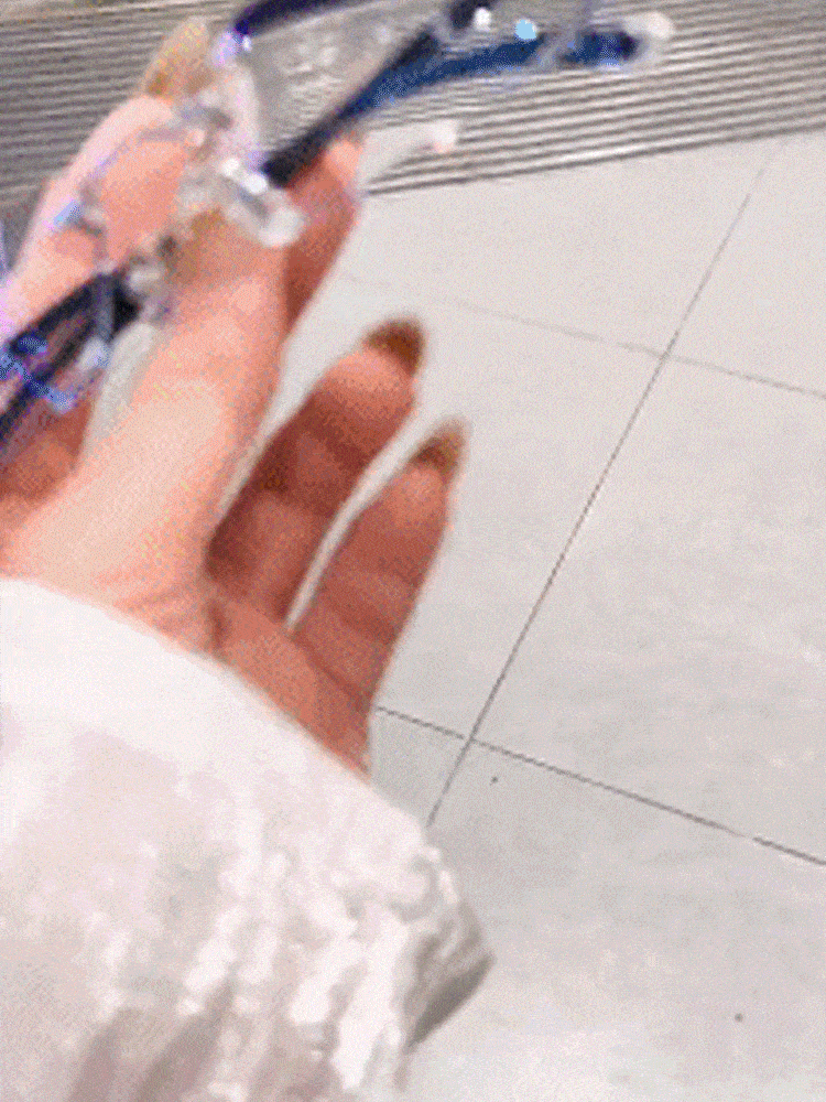 Zmieniające kolor okulary do czytania chroniące przed niebieskim światłem